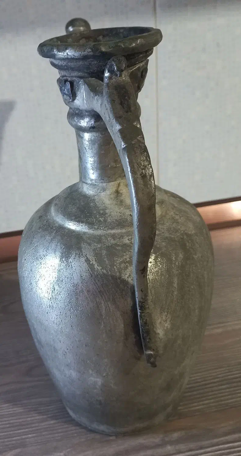 افتابه مسی مغولی قدیمی|کلکسیون اشیاء عتیقه|گلپایگان, |دیوار