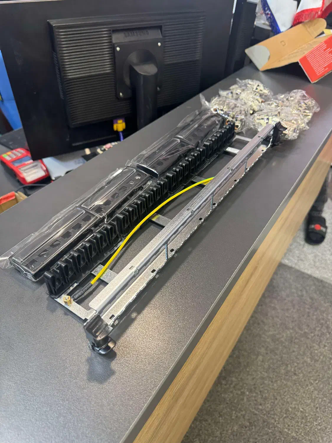 پچ پنل لگراند SFTP|مودم و تجهیزات شبکه|تهران, فلسطین (میدان انقلاب)|دیوار