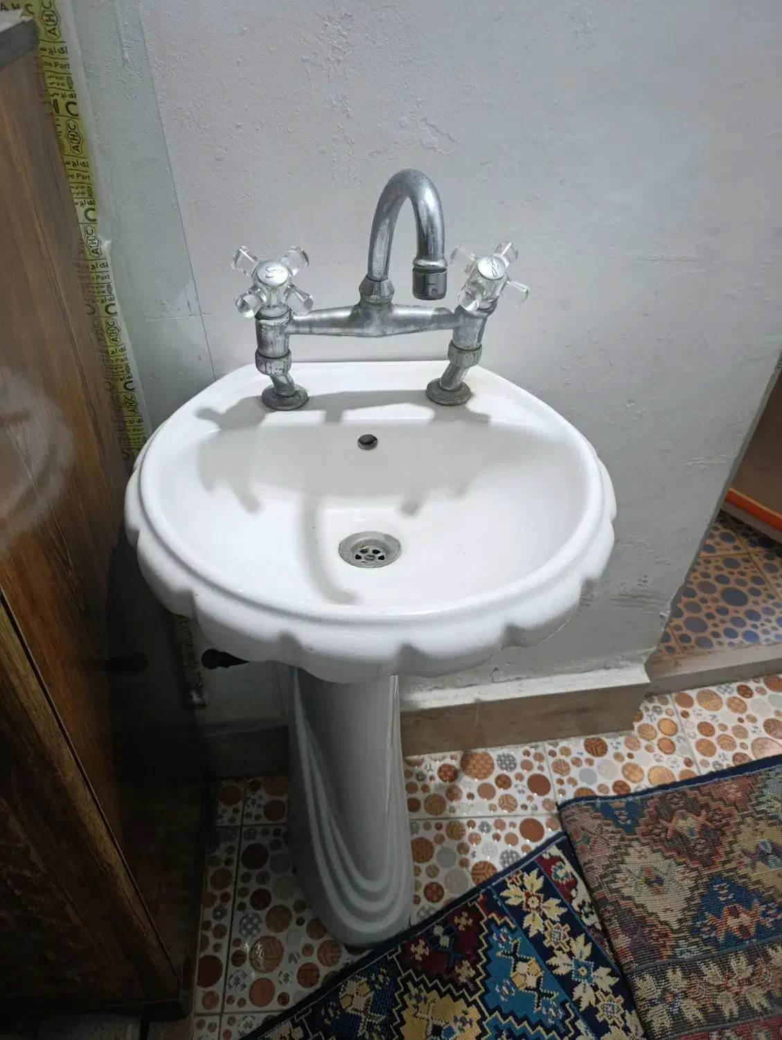 روشویی|لوازم سرویس بهداشتی|اراک, |دیوار