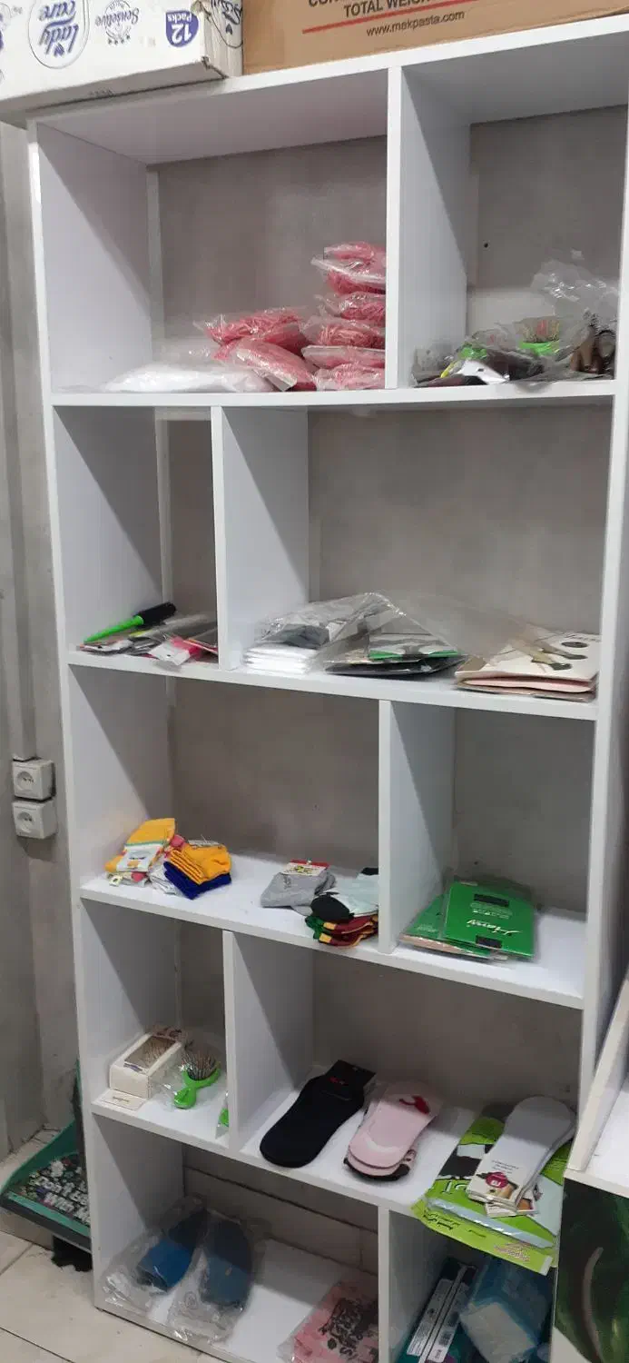 کتابخانه وویترین|کتابخانه، شلف، قفسههای دیواری|رشت, منظریه|دیوار