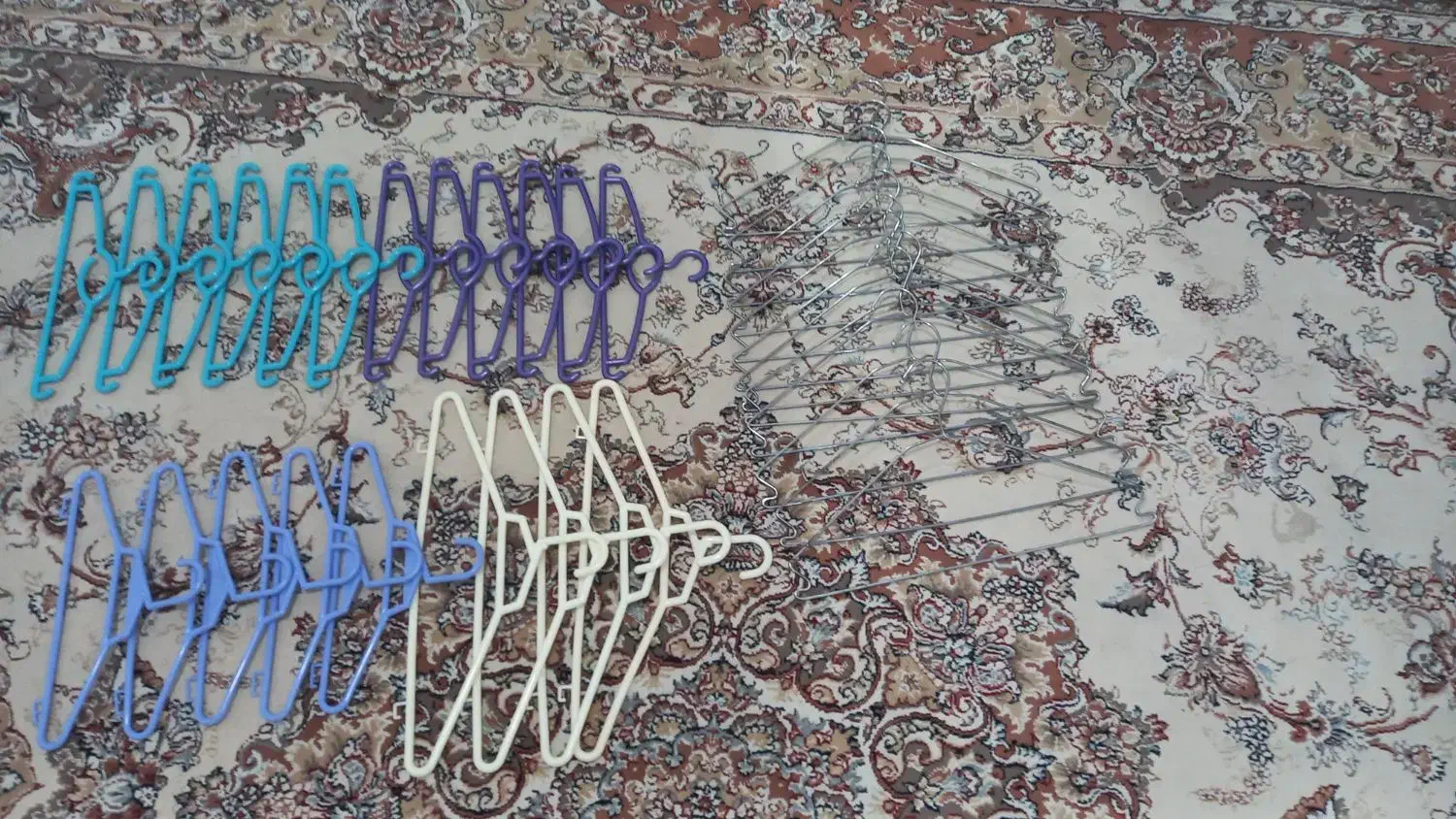 اویزلباس|بندرخت و رخت‌آویز|ساوه, |دیوار