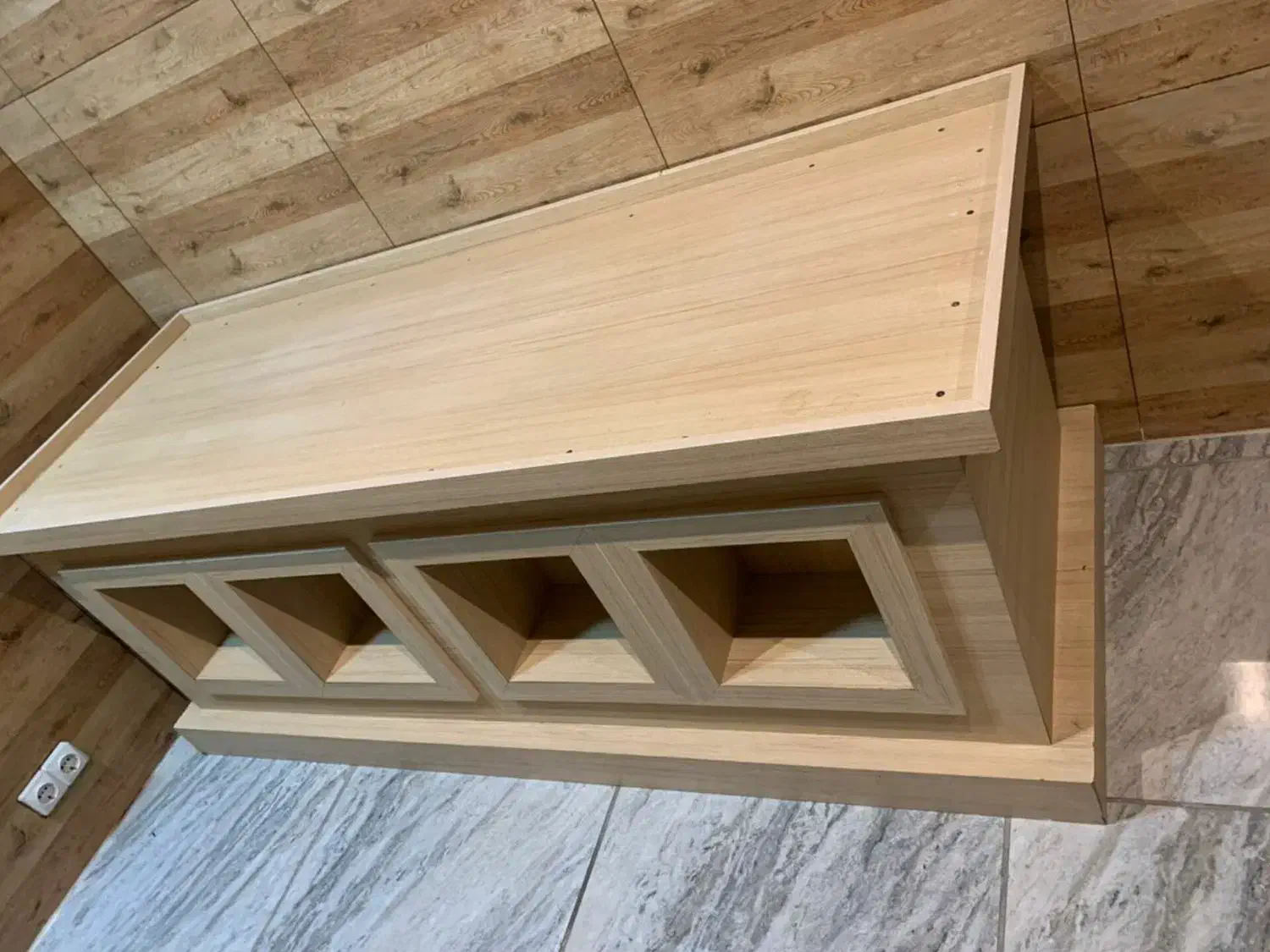 تخت ماساژ و اپلاسیون|آرایشگاه و سالنهای زیبایی|تبریز, |دیوار