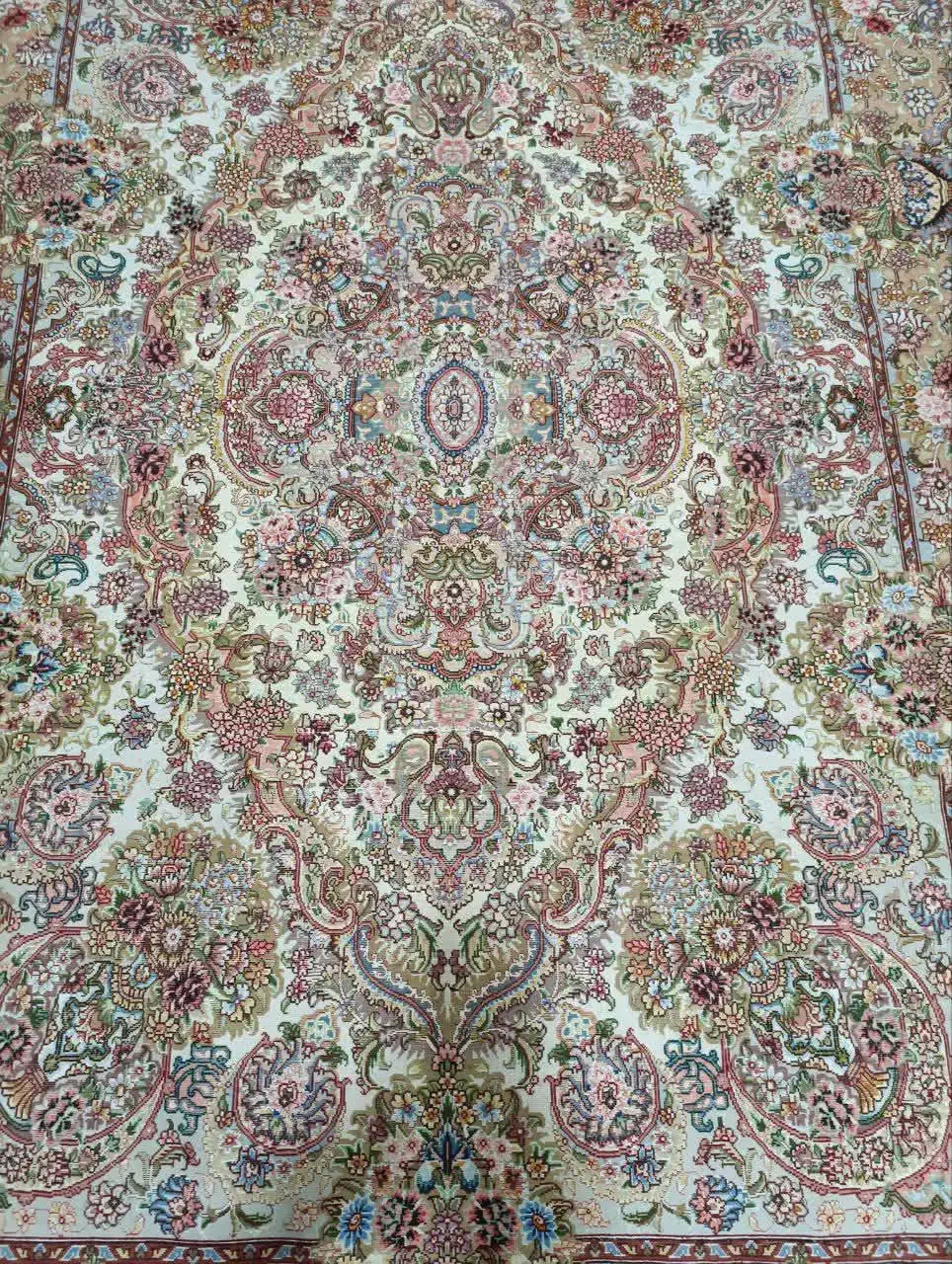 نمایشگاه فروش مصالح انواع فرش دستباف|فرش|کرج, کمالشهر|دیوار