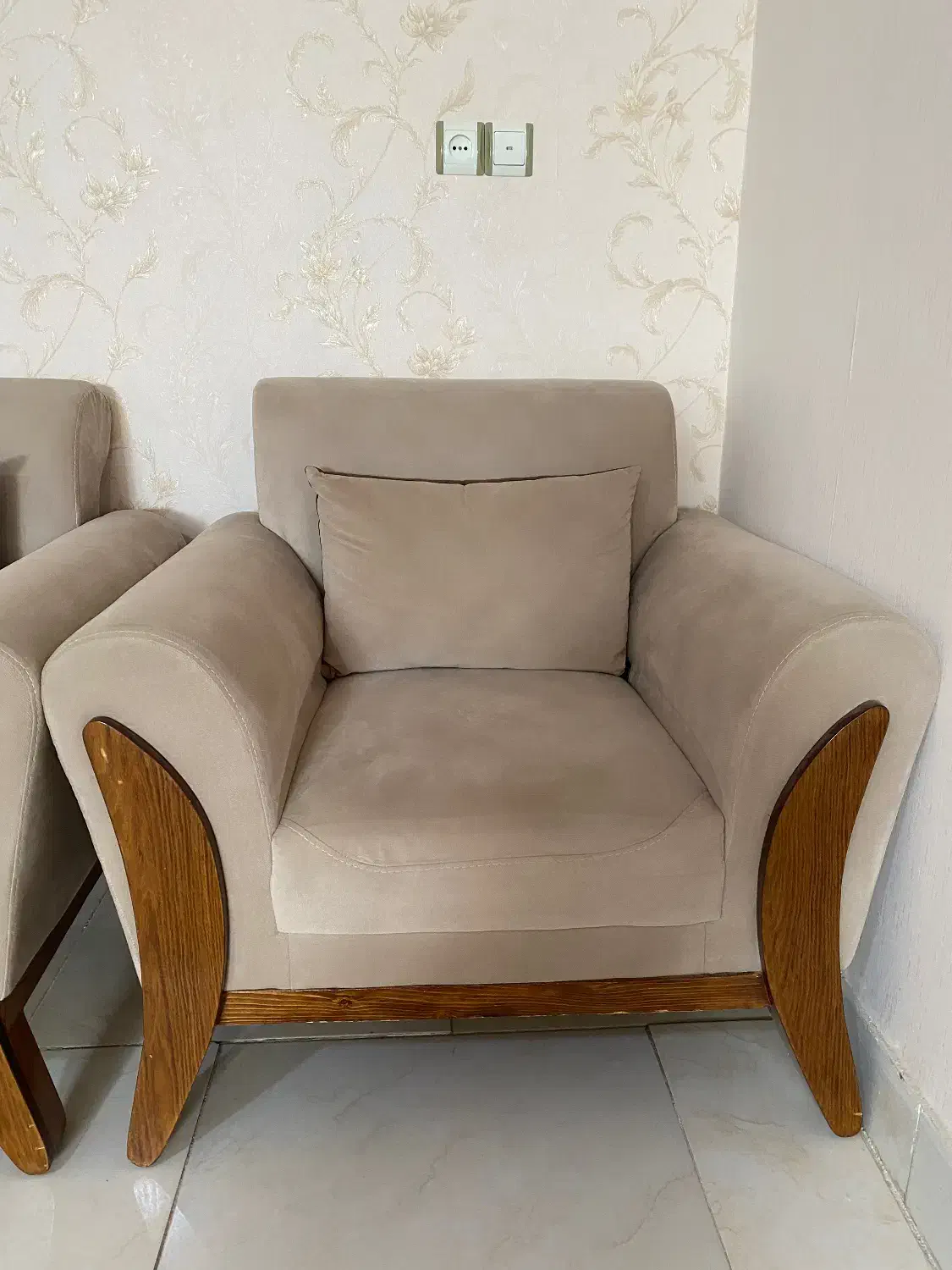 مبل راحتی ۷ نفره و میز عسلی و میز تلویزیون|مبلمان خانگی و میز عسلی|شاهرود, |دیوار