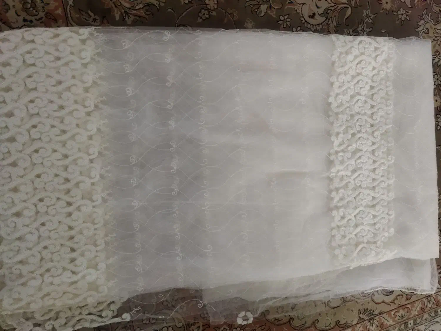 پرده|پرده، رانر، رومیزی|برخوار, |دیوار