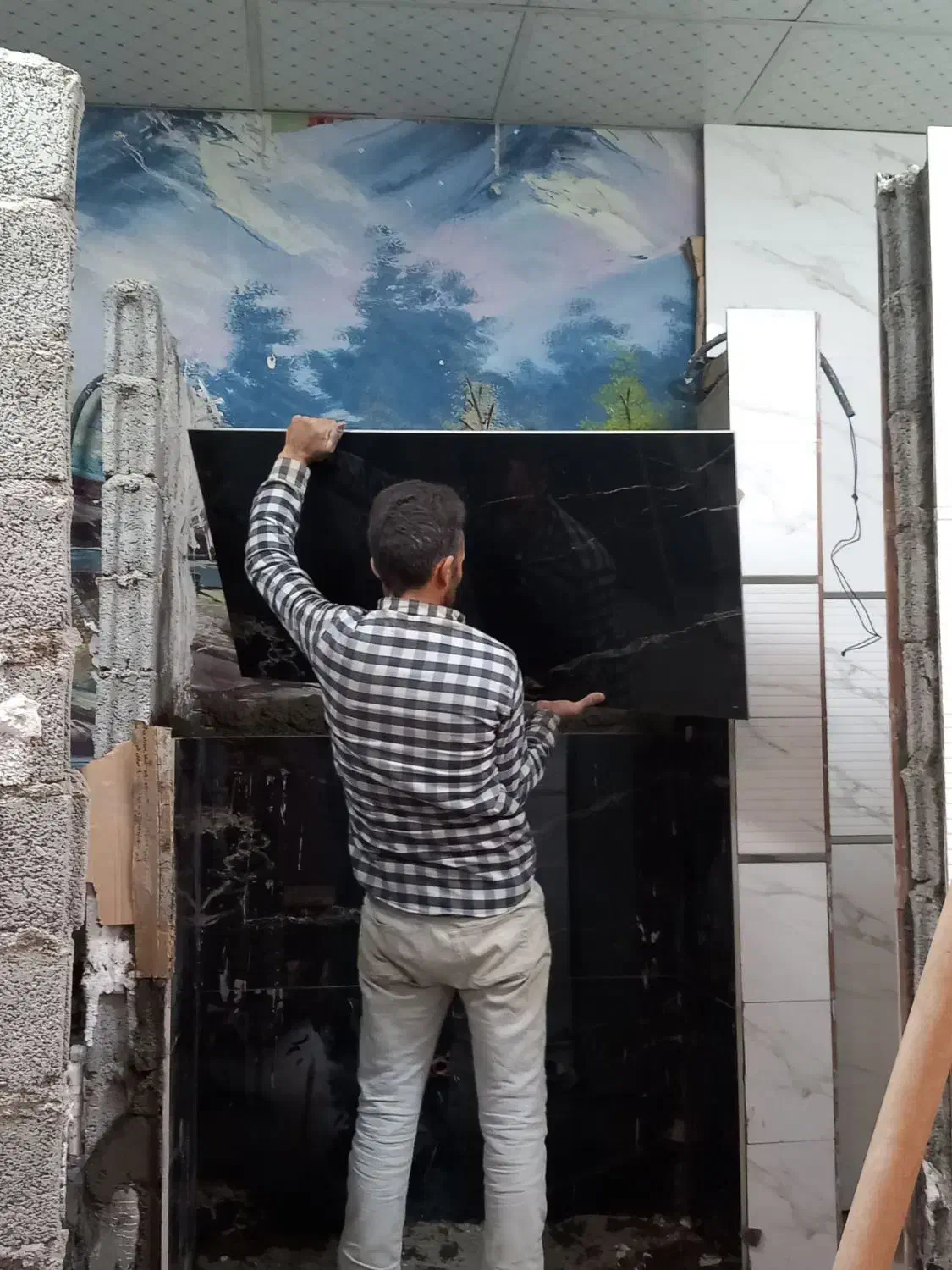 بنایی کاشی وسرامیک کاری خورده کاری نصب درب وپنجره|خدمات پیشه و مهارت|اسلامشهر, شهرک مهدیه|دیوار