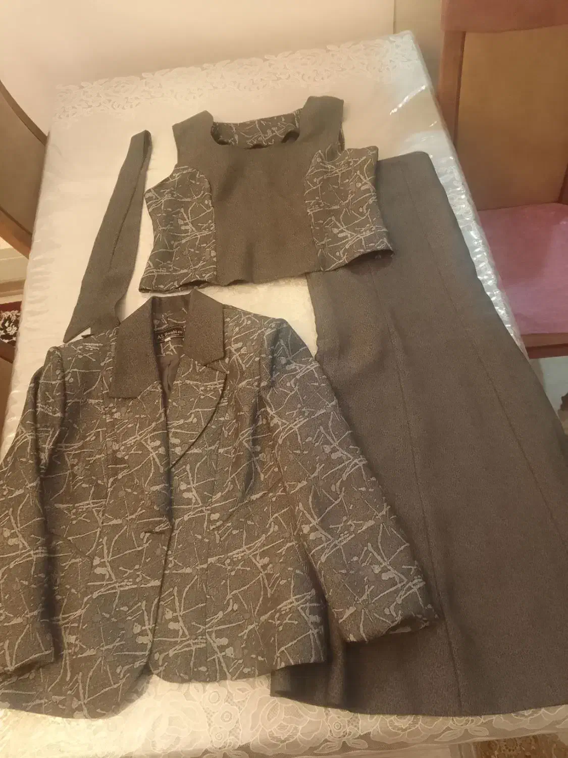 لباس|لباس|تبریز, |دیوار