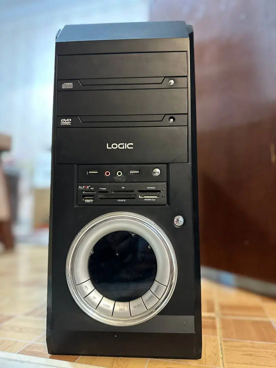 کامپیوتر رومیزی|رایانه رومیزی|ساوه, |دیوار