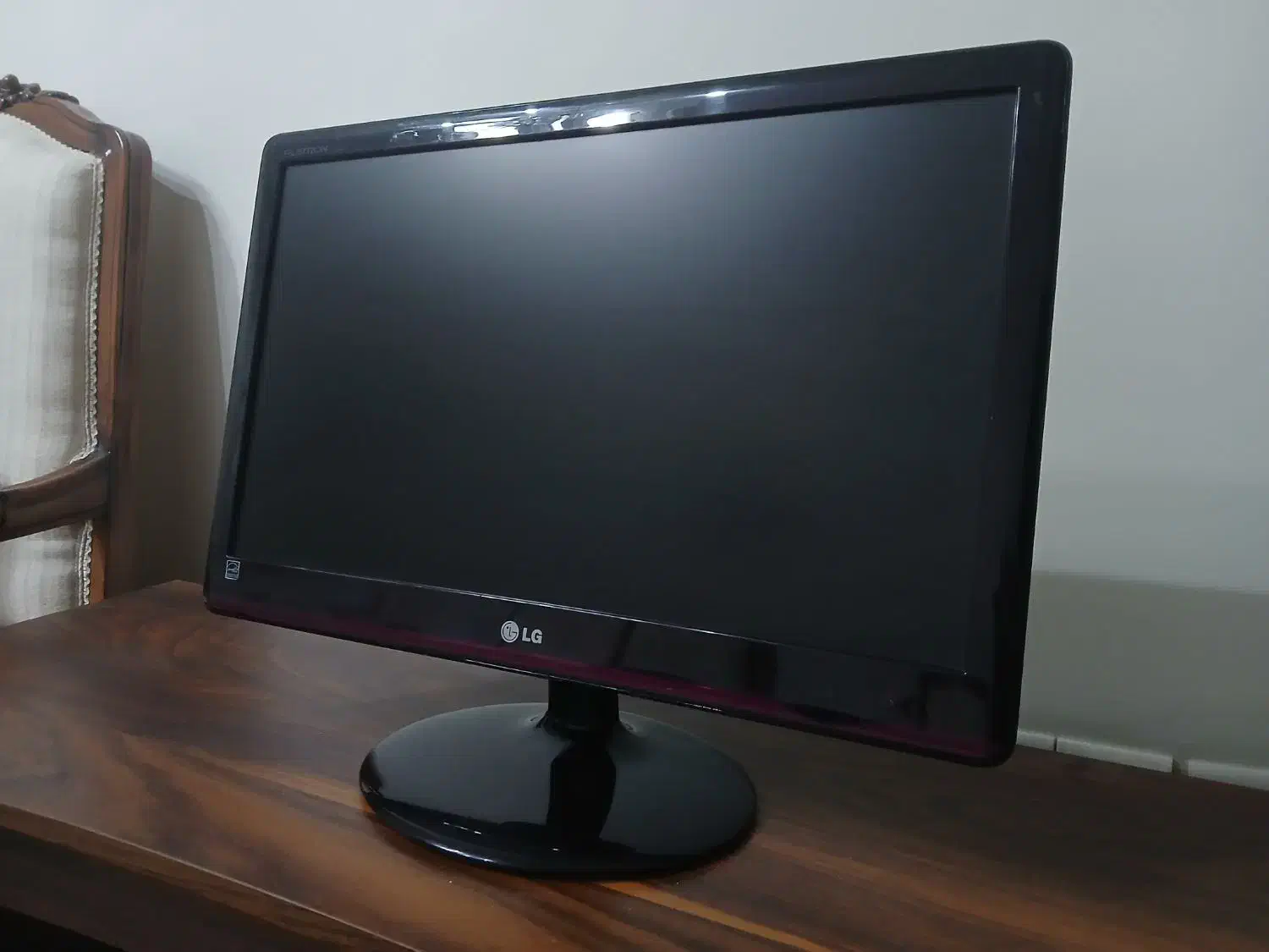 مانیتور 22اینچ LED فولHD برند LG مدل E2250T|قطعات و لوازم جانبی رایانه|تهران, نارمک جنوبی|دیوار