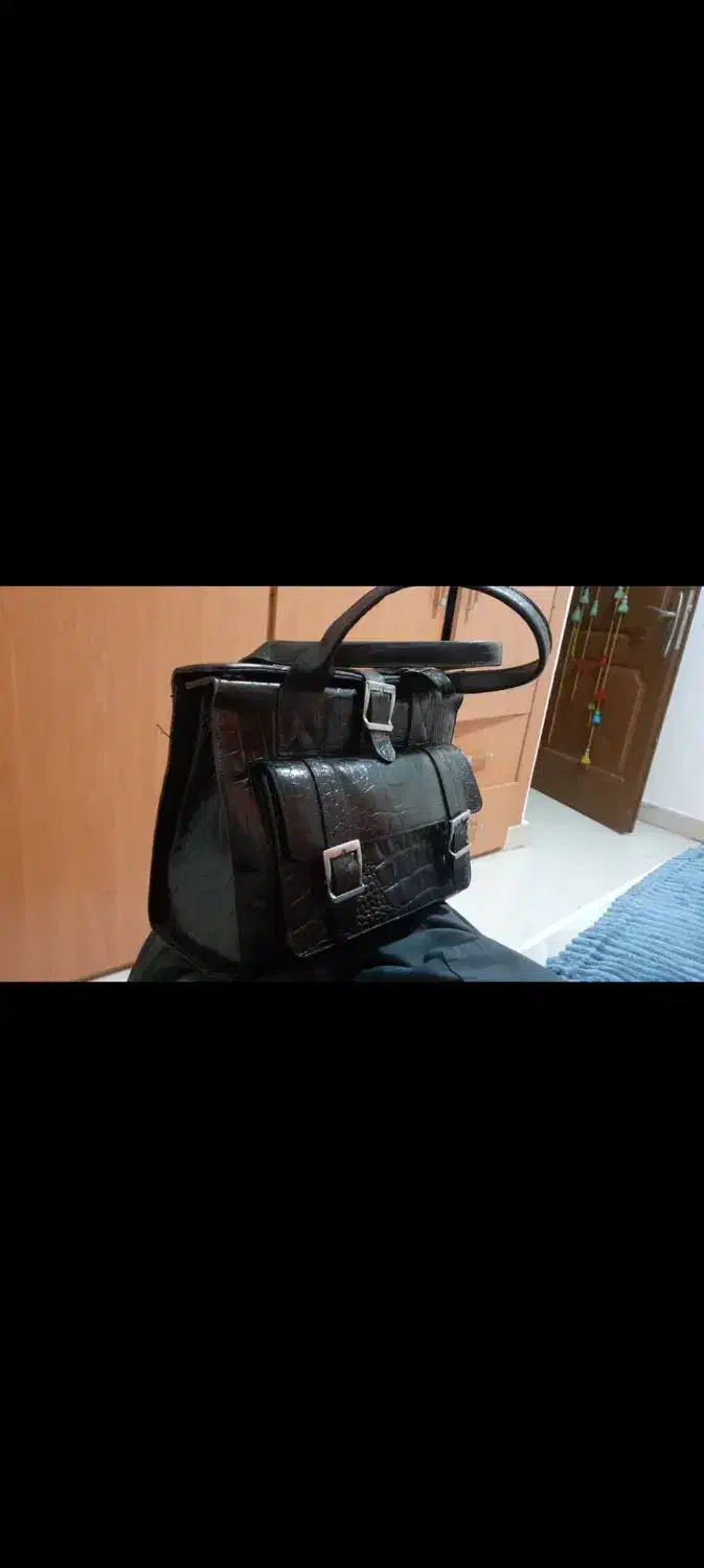 کیف|کیف، کفش، کمربند|رشت, رودباری|دیوار