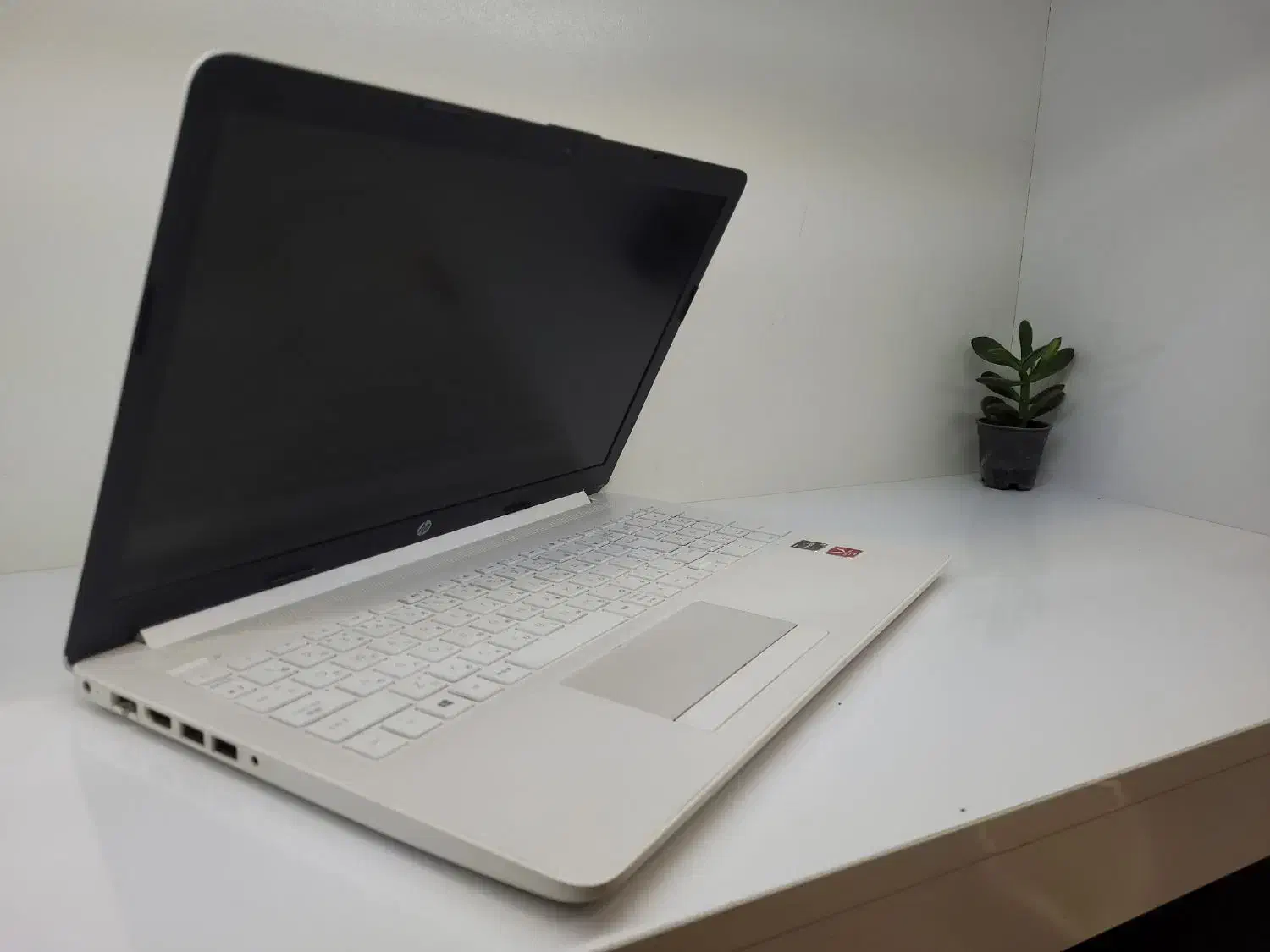 لپ تاپ HP با ۲ گیگ گرافیک مجزا|رایانه همراه|مشهد, شهید بهشتی|دیوار