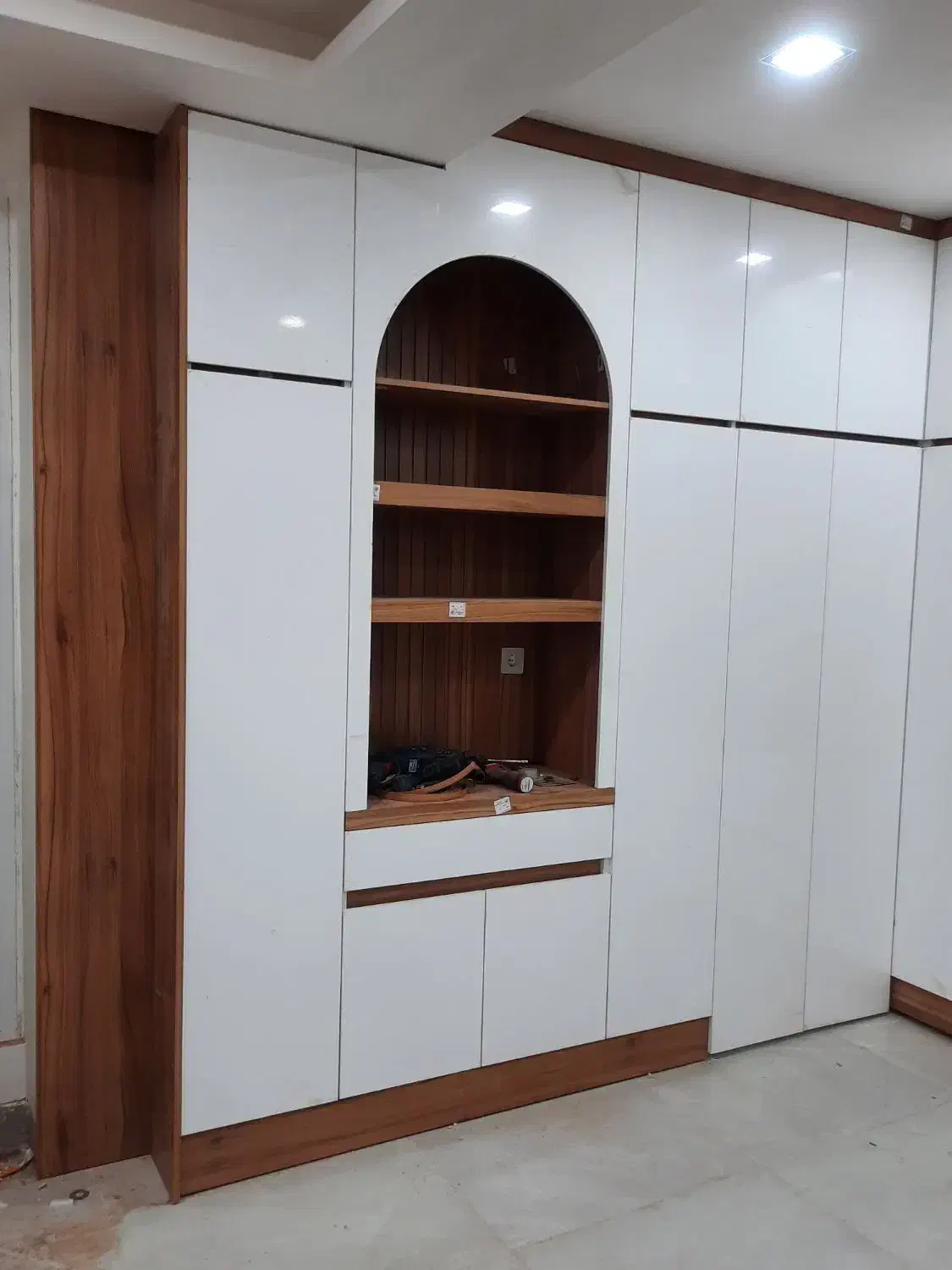 ساخت کابینت وکمد دیواری و دکوراسیون...|خدمات پیشه و مهارت|قائن, |دیوار