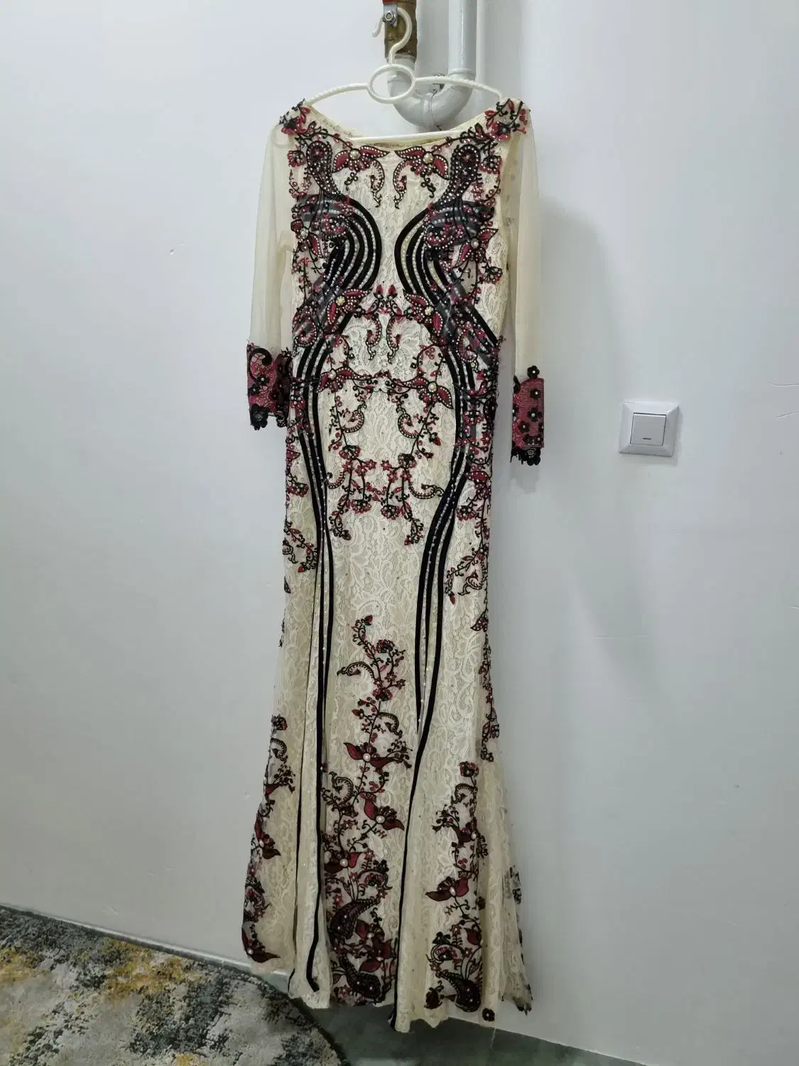 لباس مجلسی|لباس|علی‌آباد کتول, |دیوار