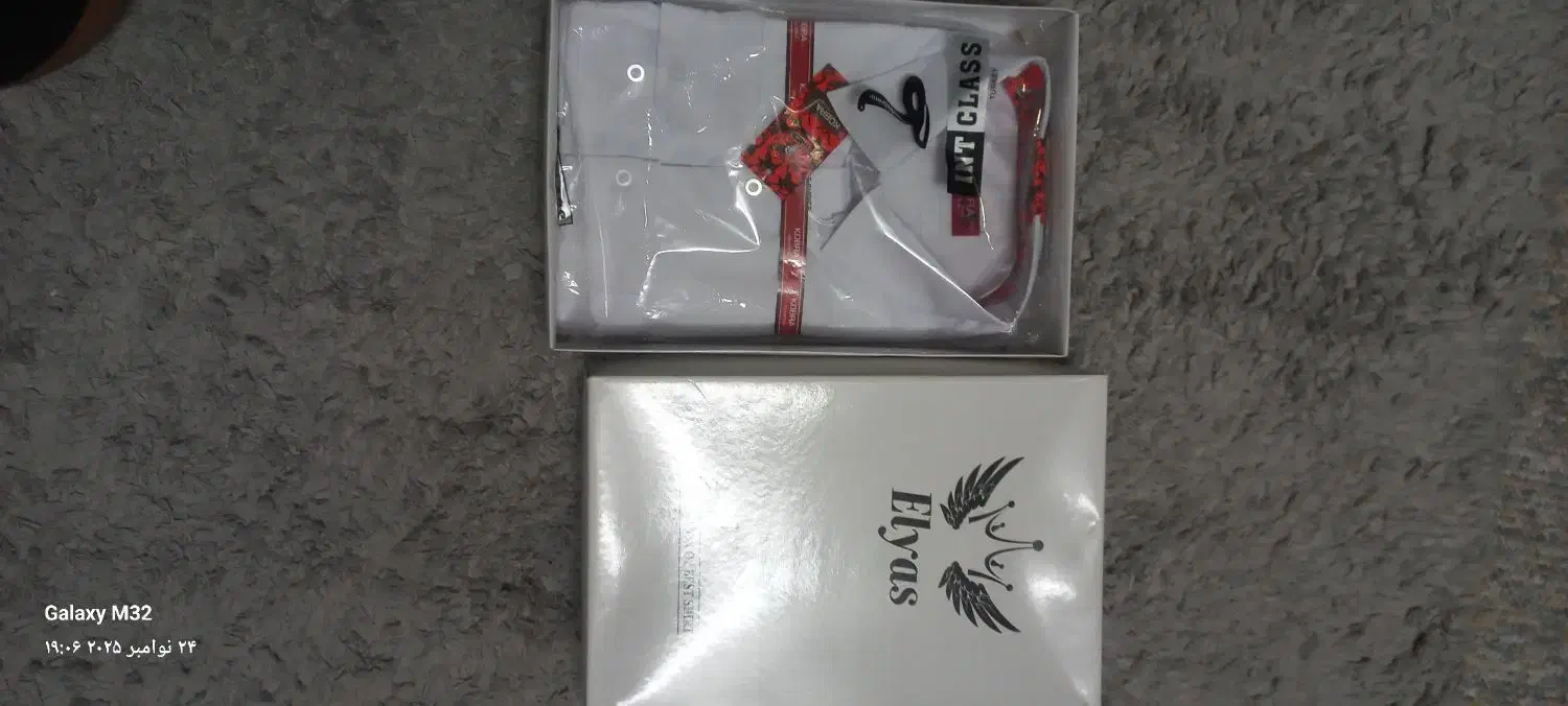 پیراهن نو و دستنخورده|لباس|تربت جام, حافظ|دیوار