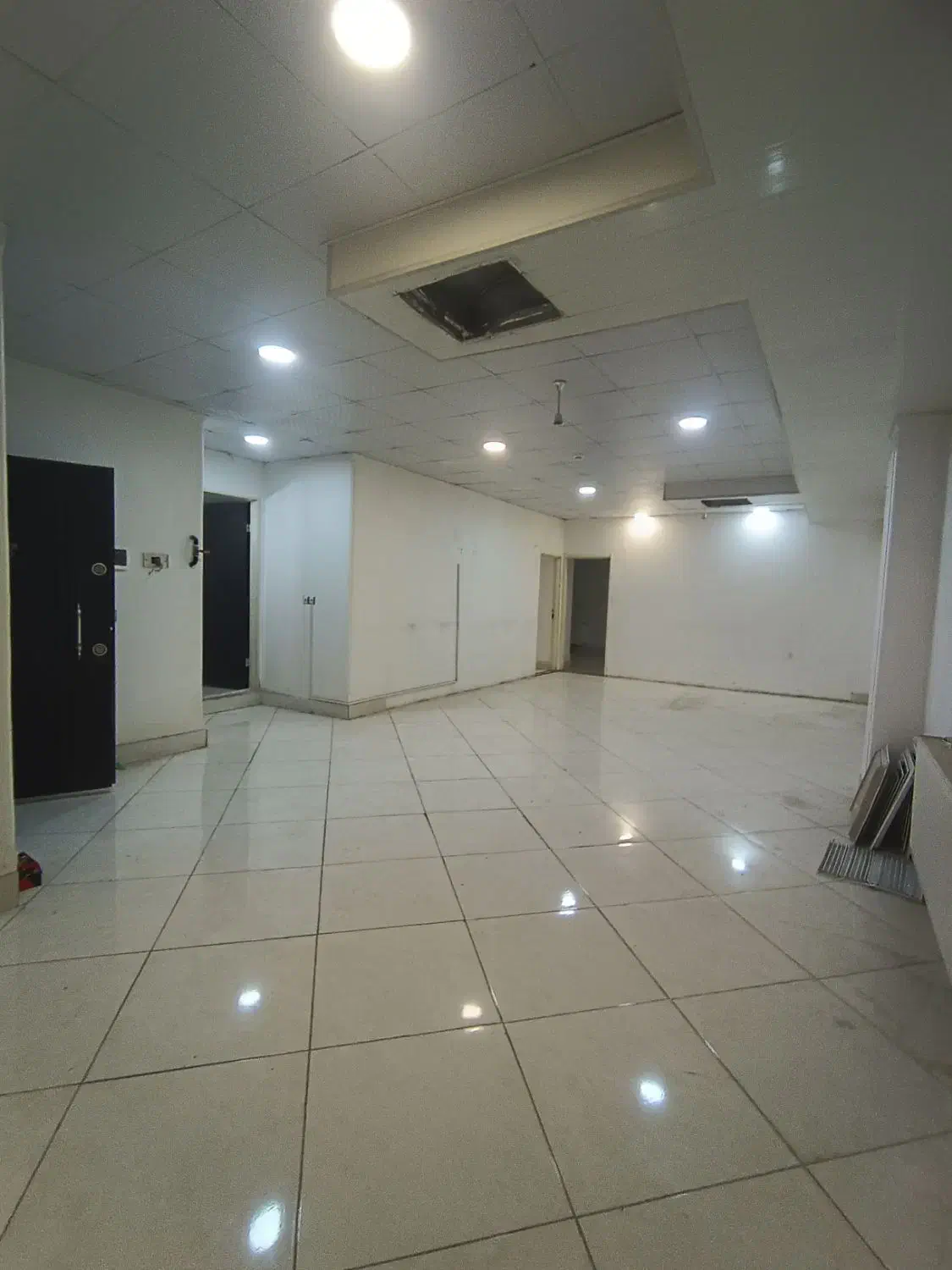 اجاره دفتر اداری/مطب/ ۱۵۰ متر/خیابان انقلاب|اجارهٔ دفتر کار، اتاق اداری، مطب|خرمآباد, |دیوار