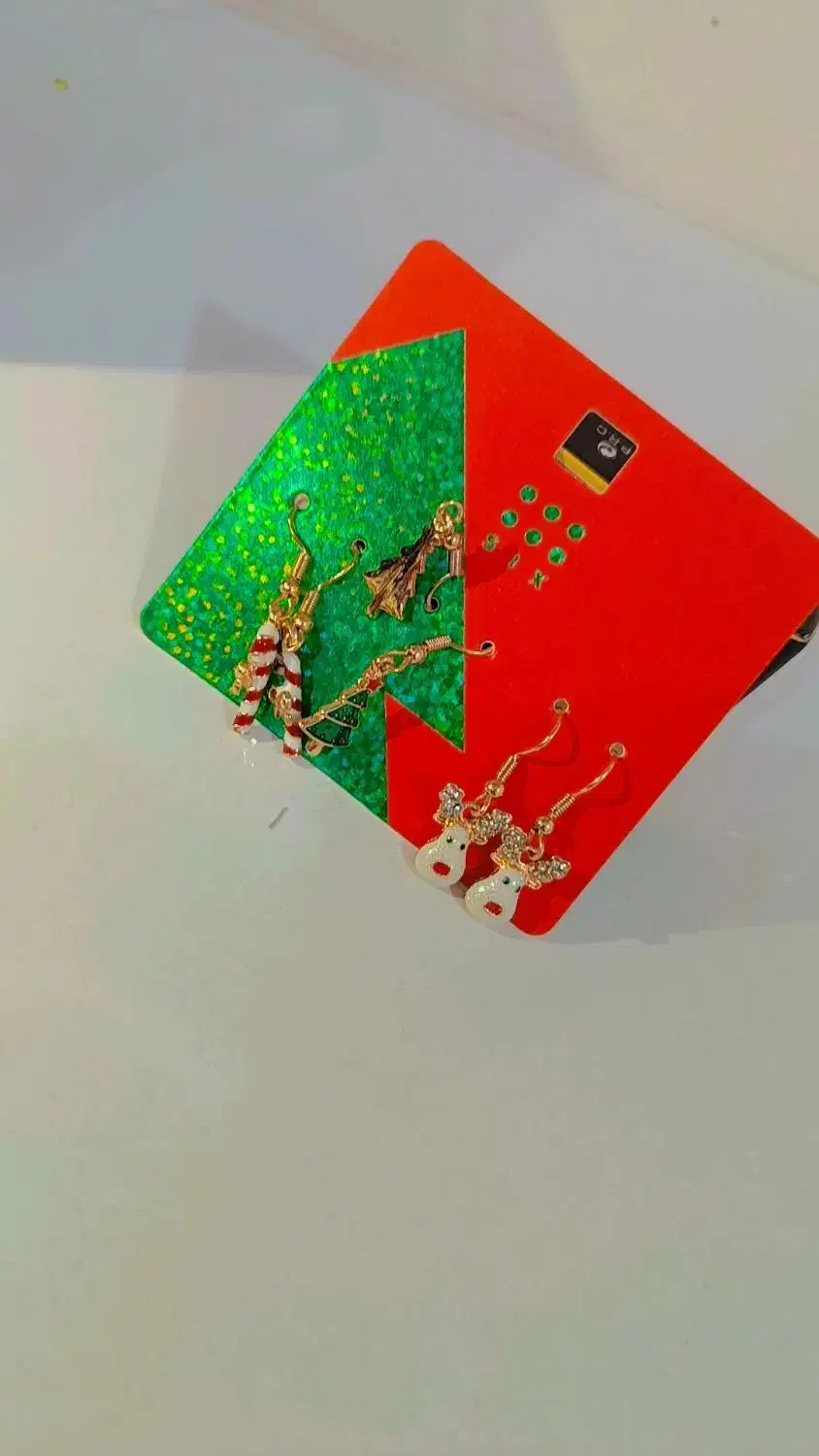 گوشواره کریسمسی جذاب بدل|بدلیجات|گلی داغ, |دیوار