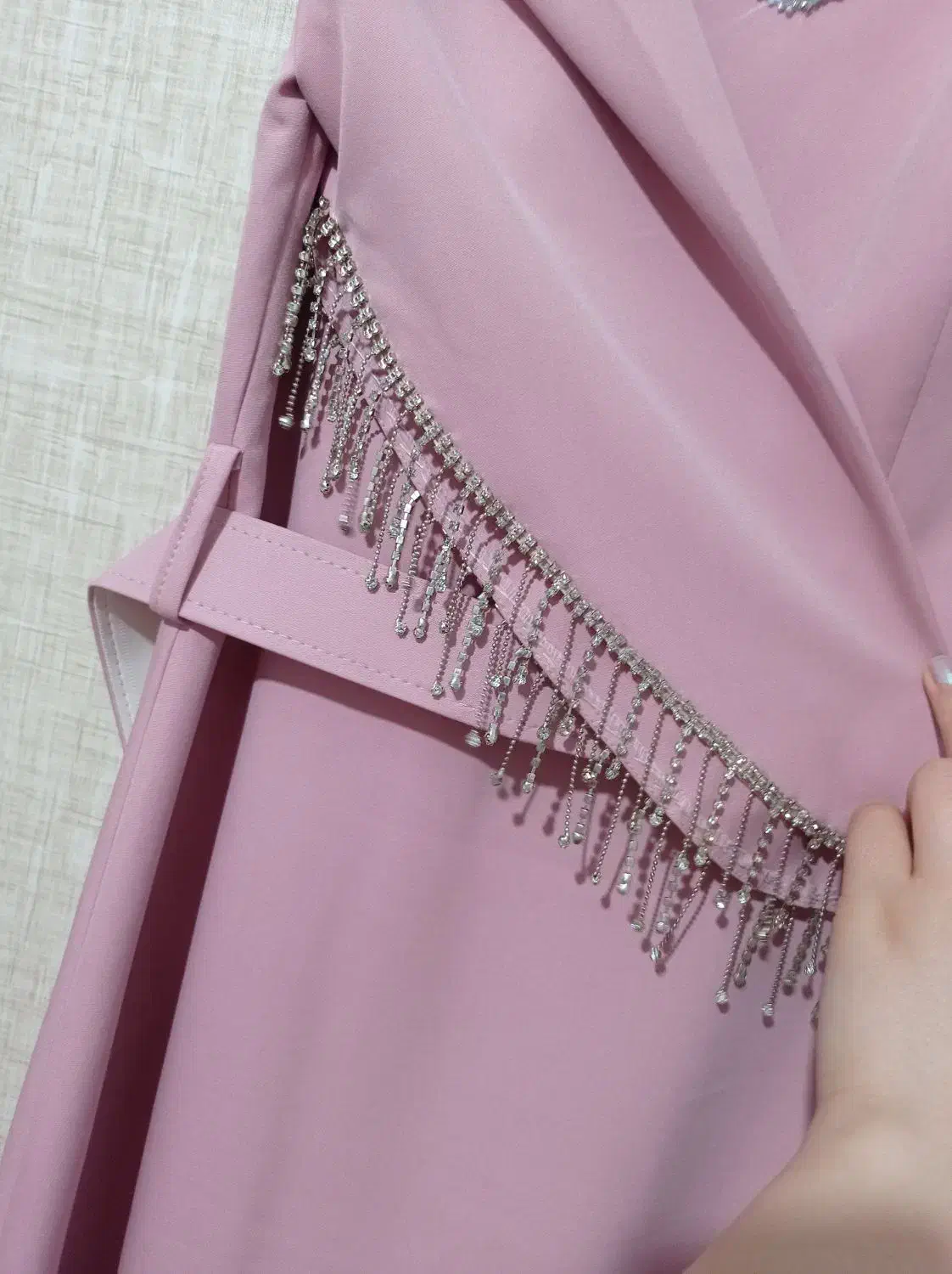 لباس مجلسی|لباس|صحنه, |دیوار