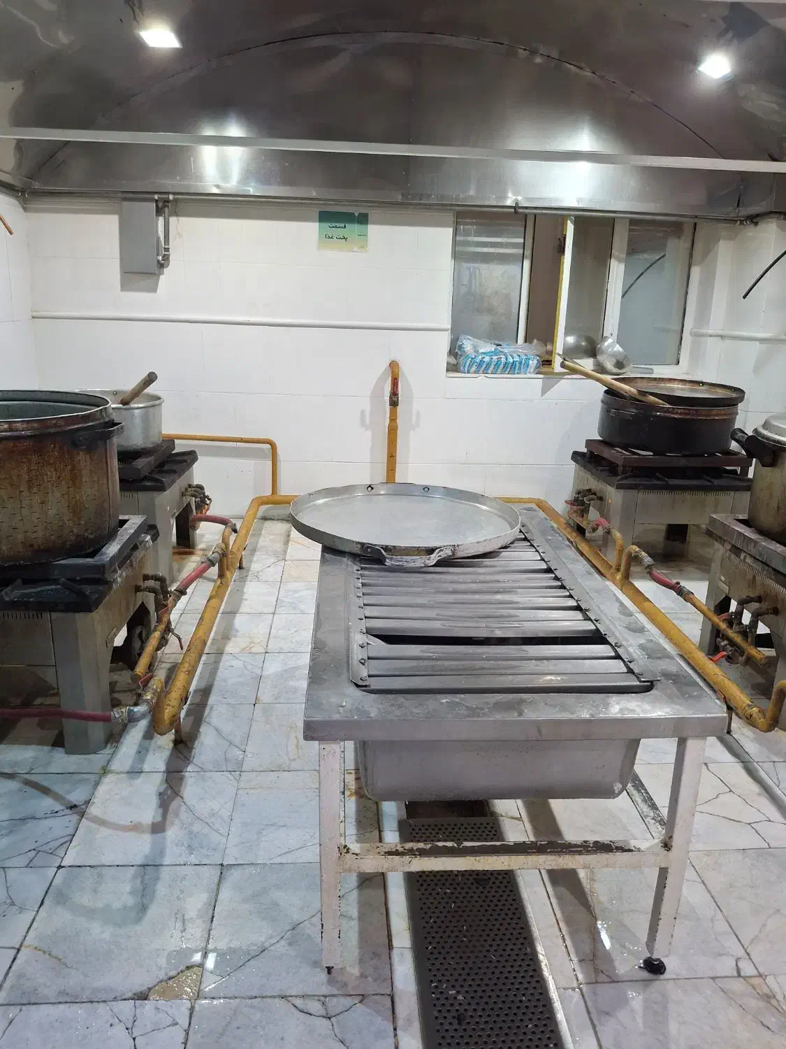 اشپز و تخته کار و تخته کار|استخدام خدمات فروشگاه و رستوران|تهران, اکباتان|دیوار