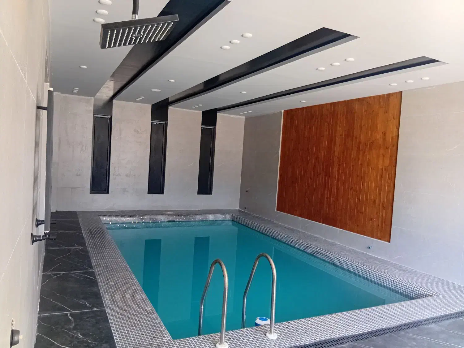 ویلای چوبی استخردار لوکس شاندیز|اجارهٔ کوتاه‌مدت ویلا و باغ|شاندیز, |دیوار