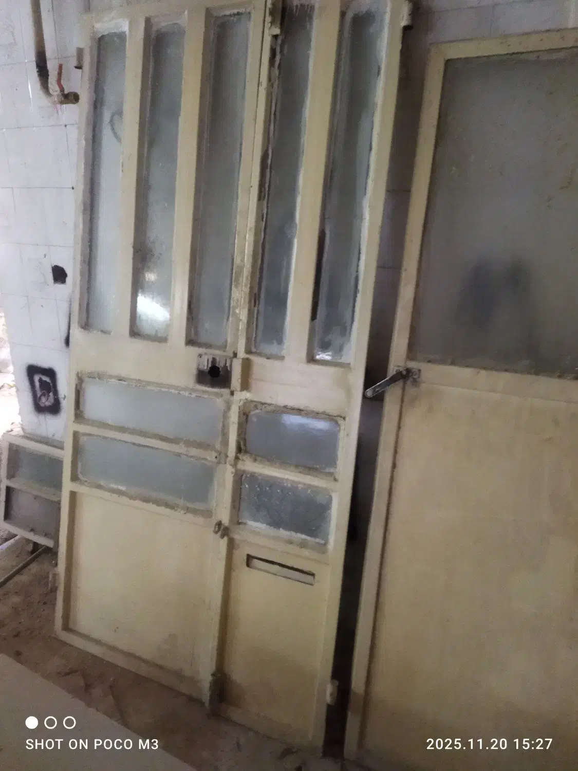 درب دولنگه وپنجره|مصالح و تجهیزات ساختمان|خرم‌آباد, |دیوار