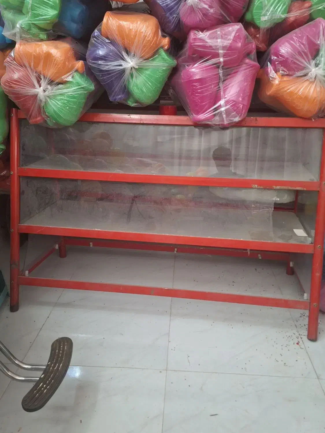 ویترین مغازه و مانکن|فروشگاه و مغازه|تاکستان, |دیوار