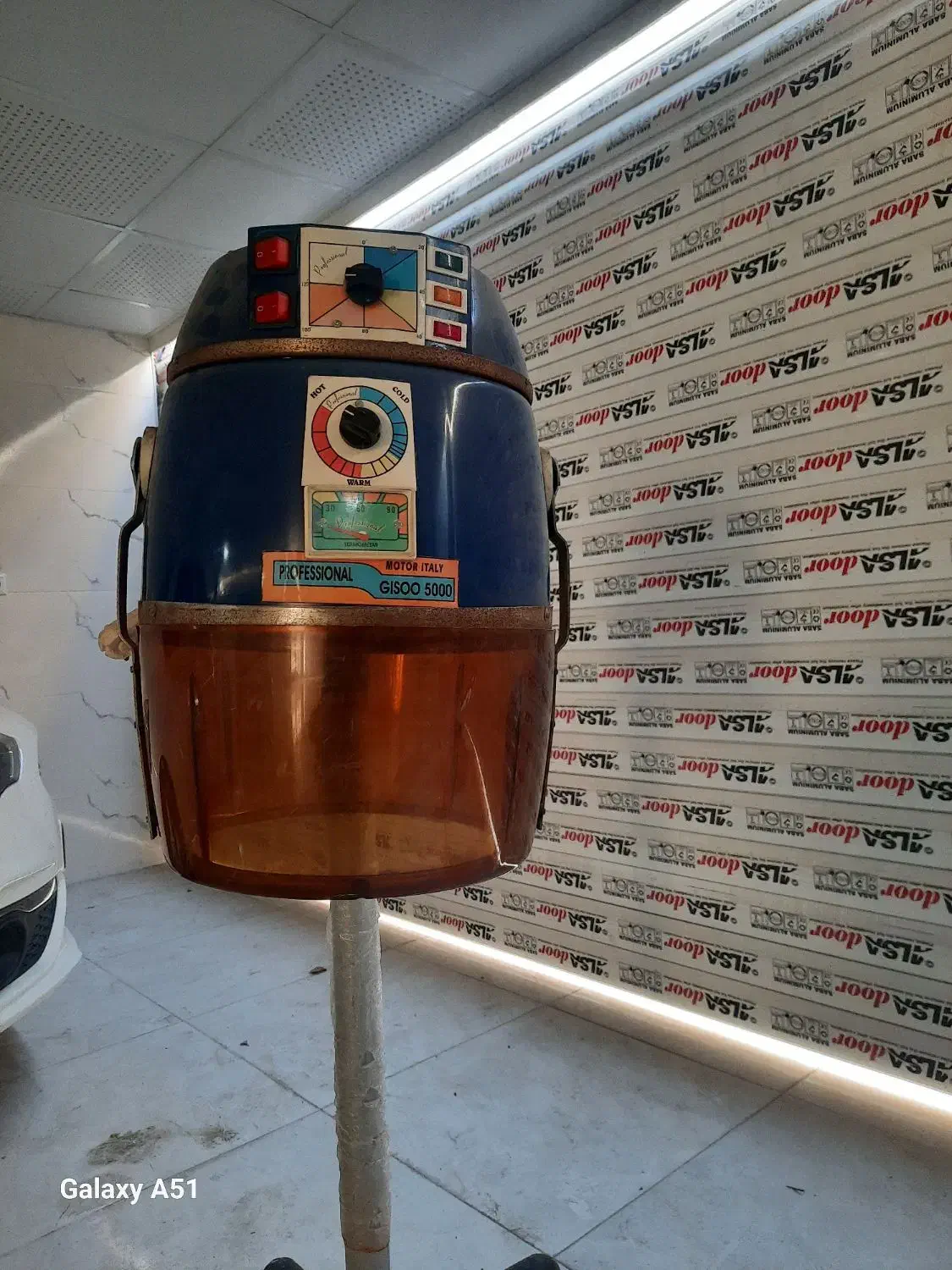 تجهیزات آرایشگاهی|آرایشگاه و سالن‌های زیبایی|اردبیل, |دیوار