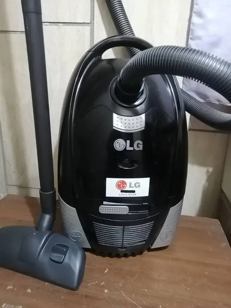 جاروبرقی ال جی3800وات اصل کره کم صدا|جاروبرقی، جارو شارژی، بخارشو|تهران, آذربایجان|دیوار