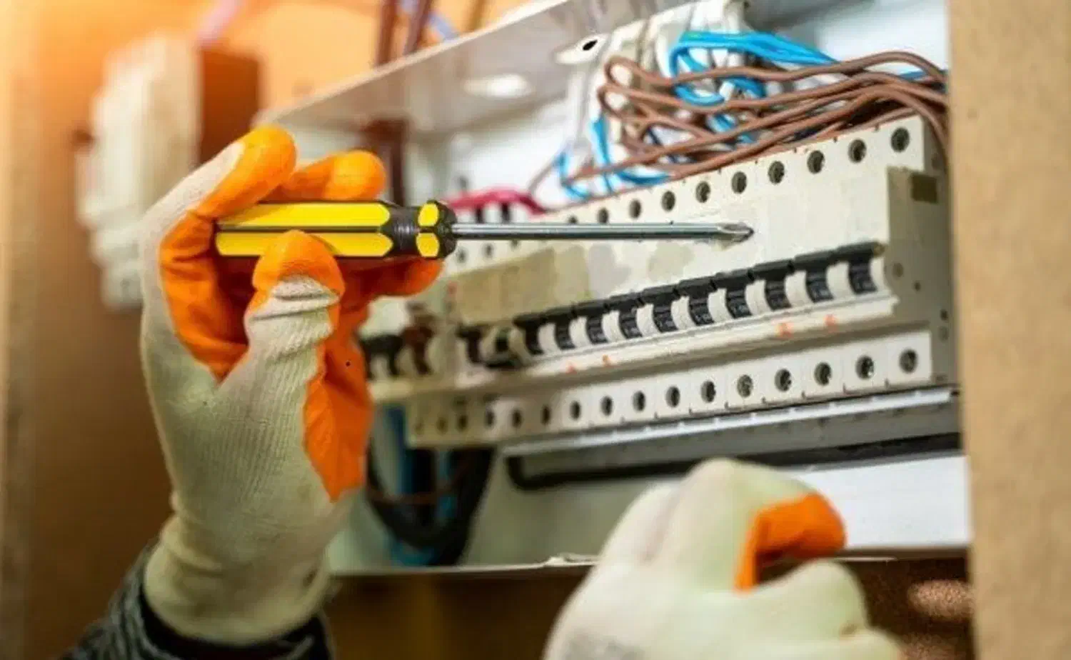 کار بنایی همراه با برق کشی|خدمات پیشه و مهارت|بندرعباس, |دیوار