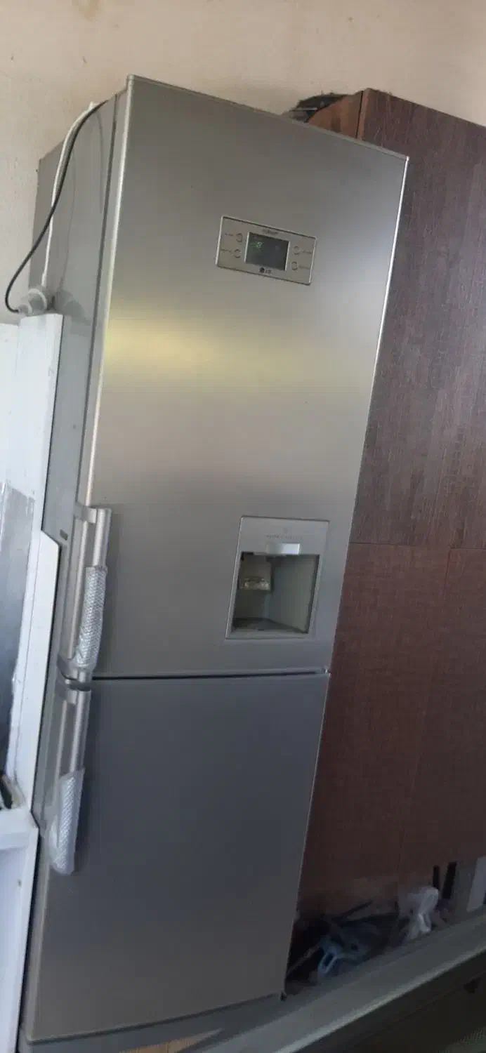 تعدادی وسایل منزل در حد نو|یخچال و فریزر|سنگر, |دیوار