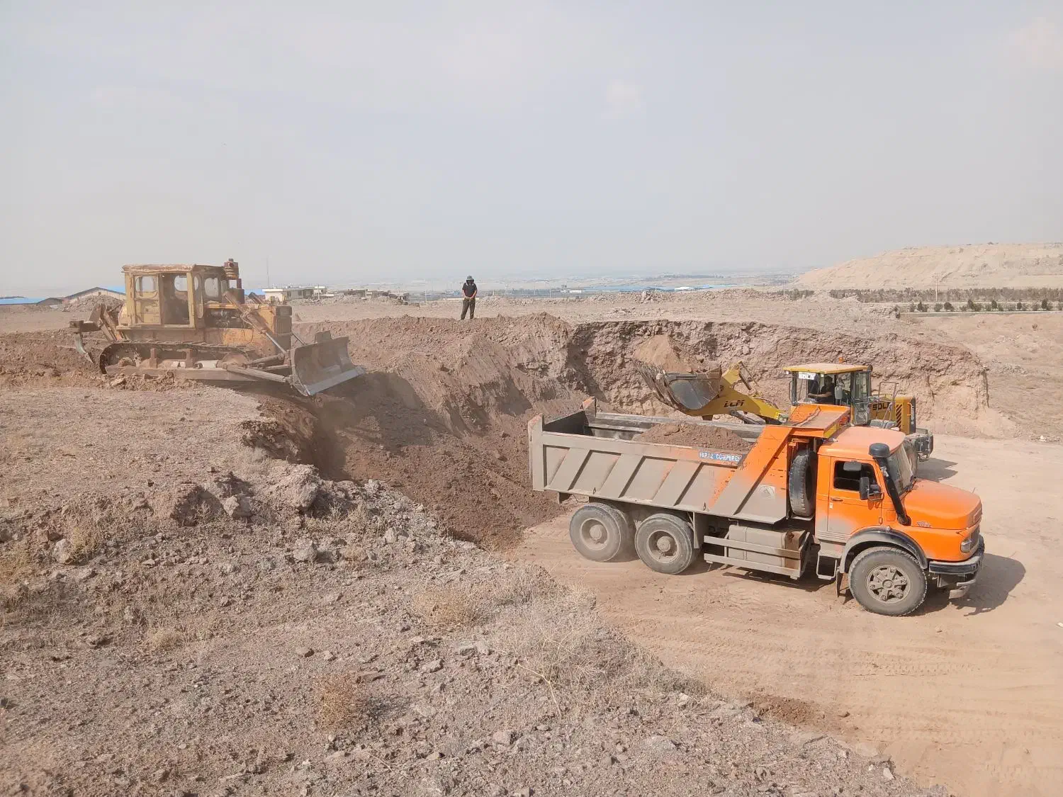 خاکبرداری خاکریزی راهسازی آسفالت|خدمات پیشه و مهارت|تلو, |دیوار