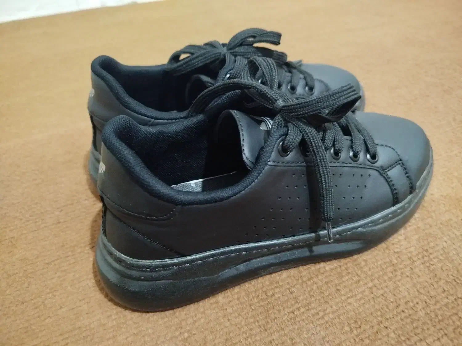 کفش فوتبال فروشی درحدنو|کیف، کفش، کمربند|بندر ترکمن, |دیوار