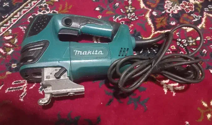 عمودبرماکیتا فوری|ابزارآلات|قم, چهل درخت‎|دیوار