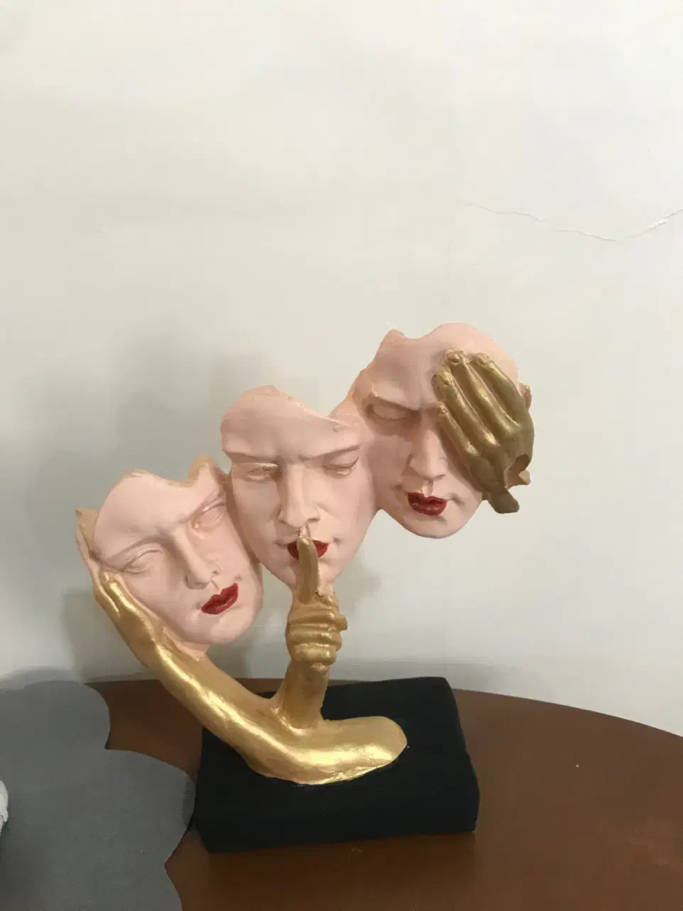 مجسمه|مجسمه، تندیس، ماکت|دوگنبدان, |دیوار