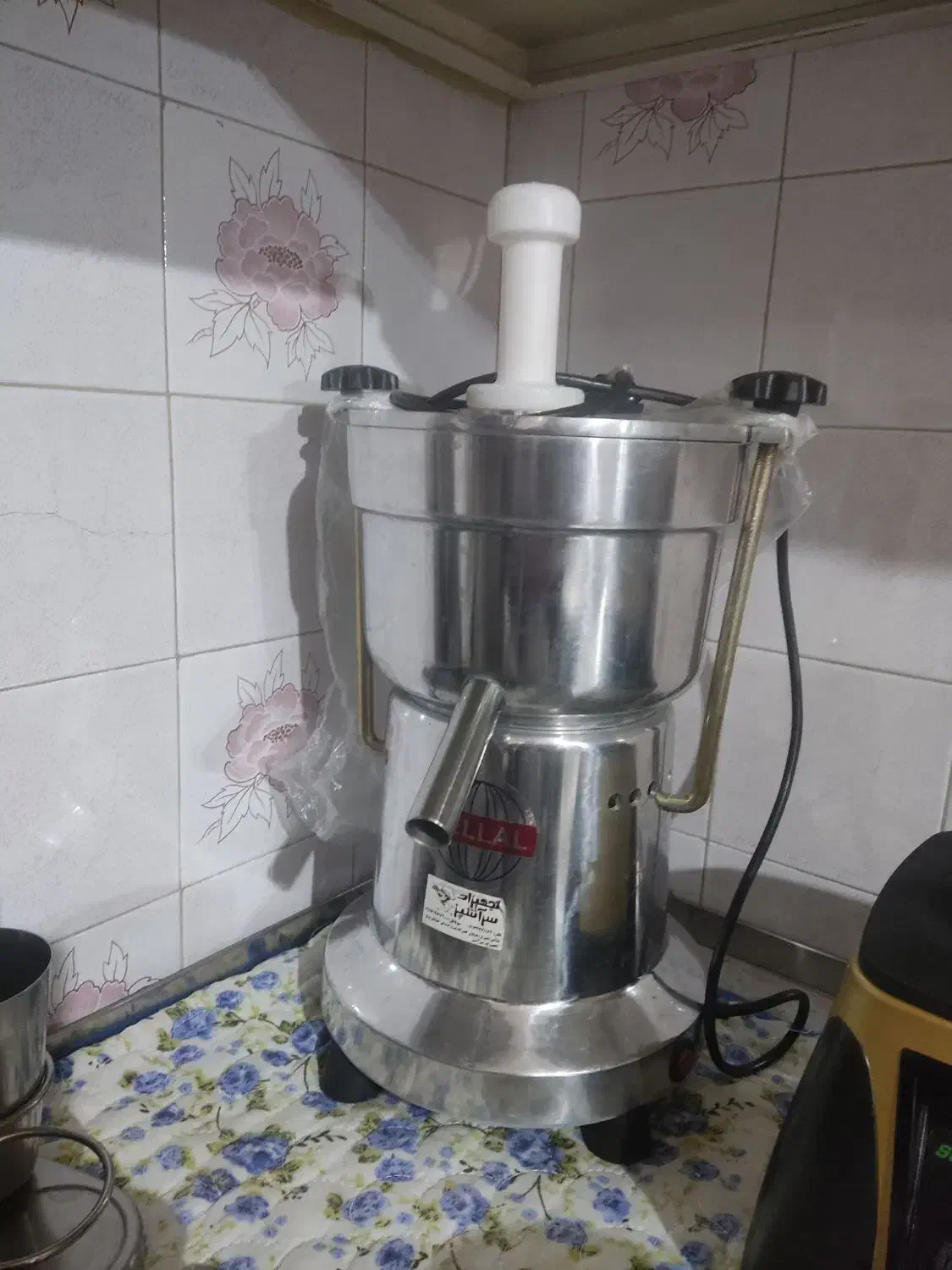 ابمیوه گیری صنعتی یک اسب بخار|آبمیوهگیر و آبمرکباتگیر|زرقان, |دیوار