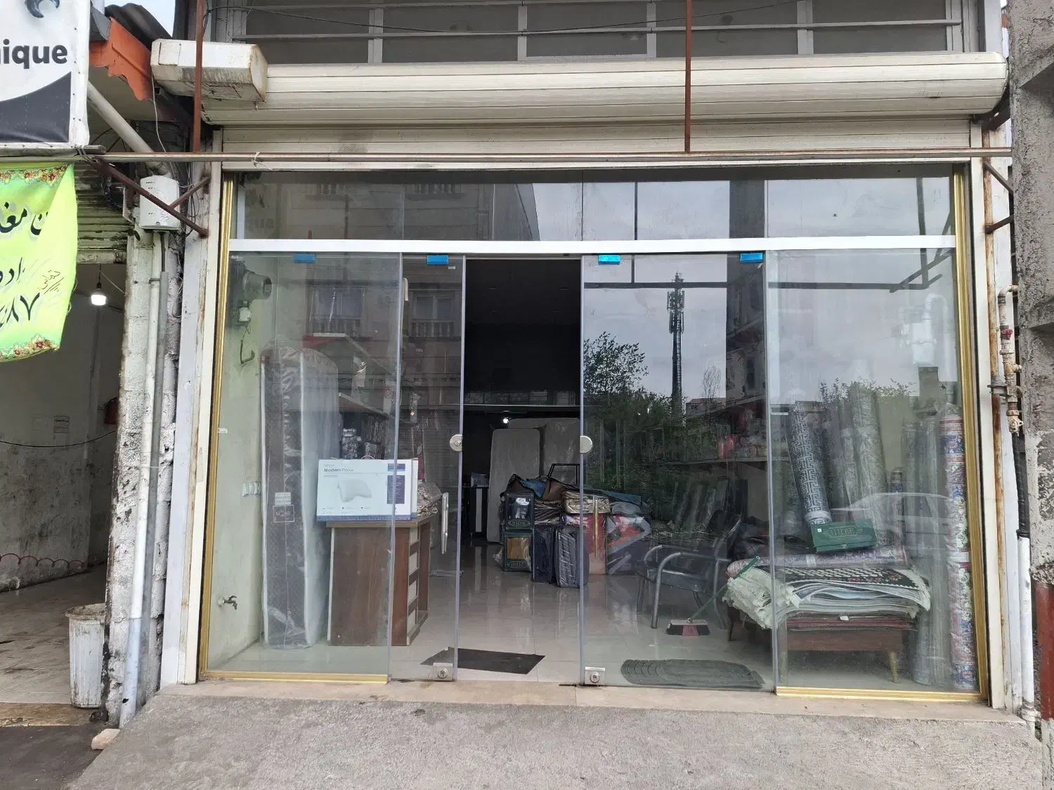 فروش مغازه ۶۰ متر با ۲۰ متر بالکن با شیشه سکوریت|فروش مغازه و غرفه|رشت, کوی طالقانی|دیوار