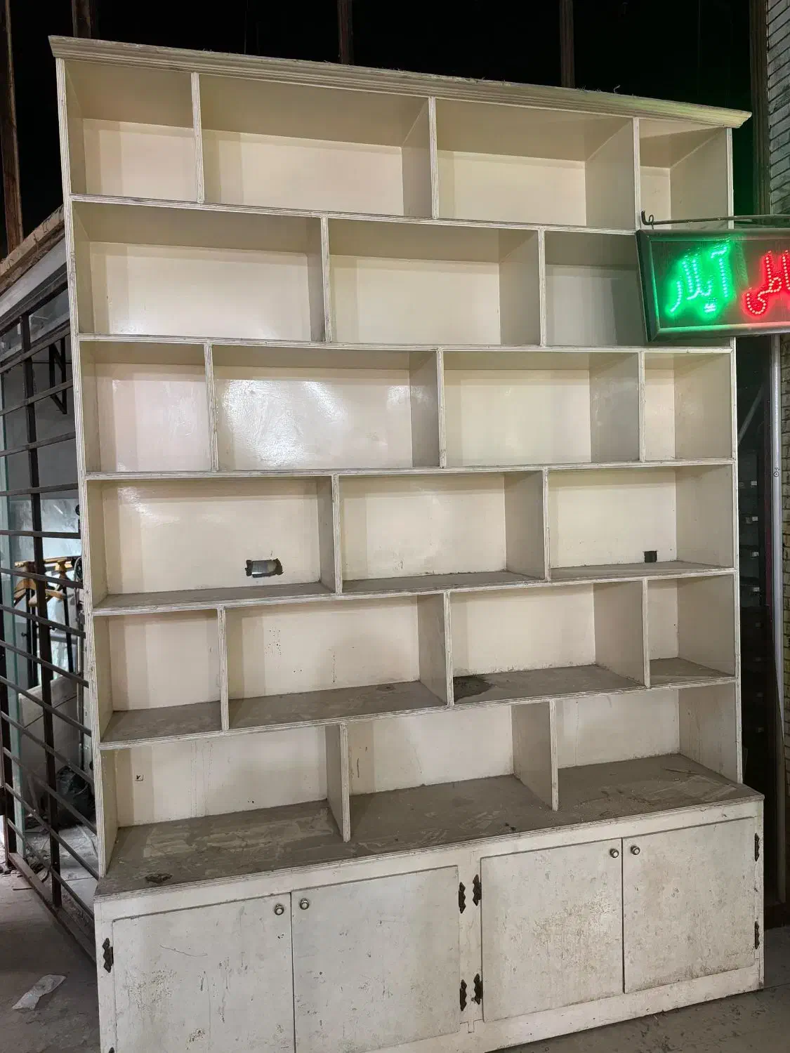 ویترین چوبی|فروشگاه و مغازه|جهرم, |دیوار