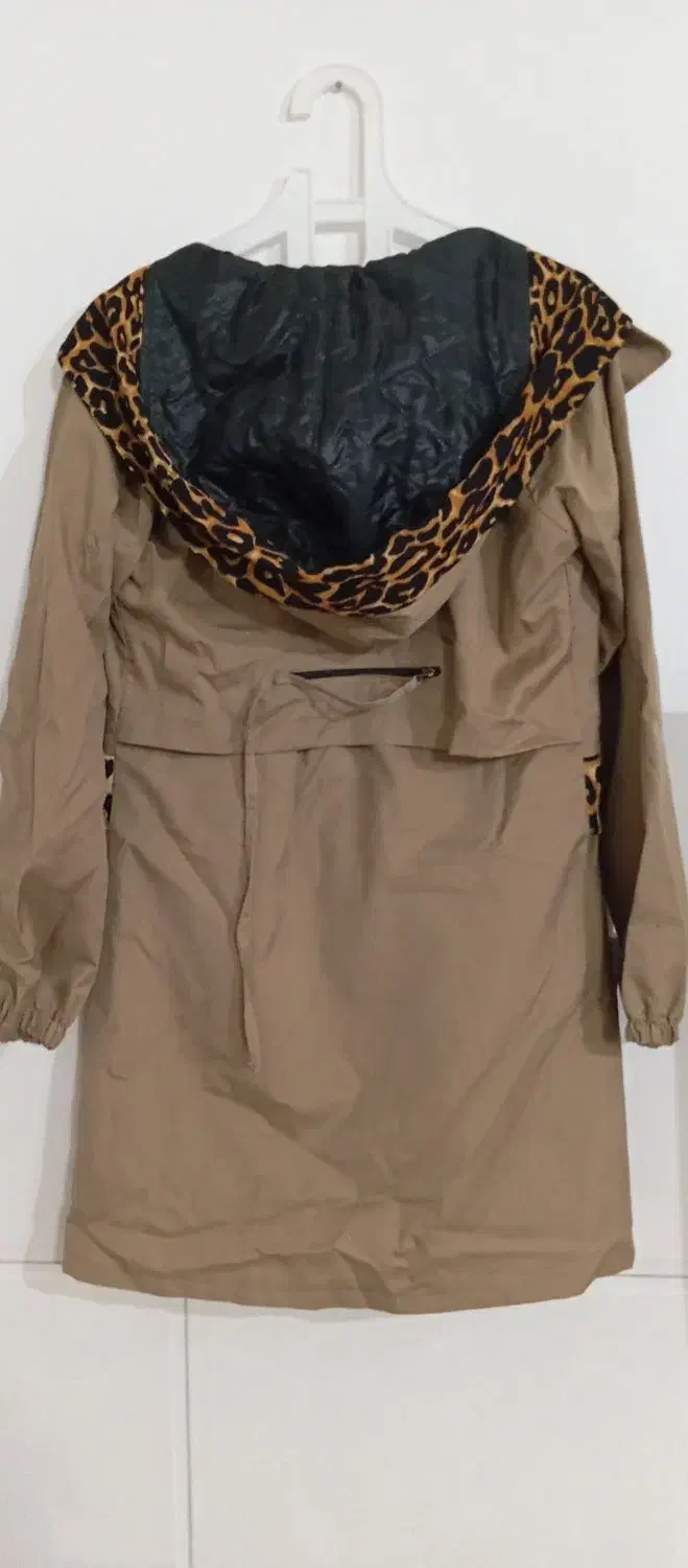 پالتو بارانی ربکا|لباس|قم, نیروگاه|دیوار