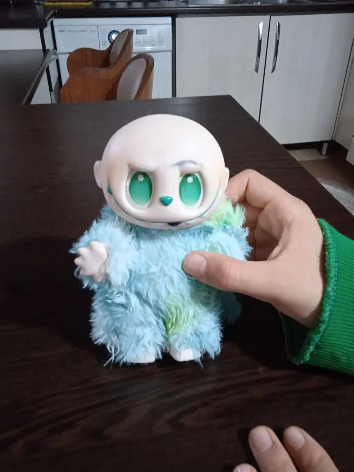 عروسک لبوبو|اسباب‌‌بازی|شاهین‌شهر, مسکن مهر|دیوار