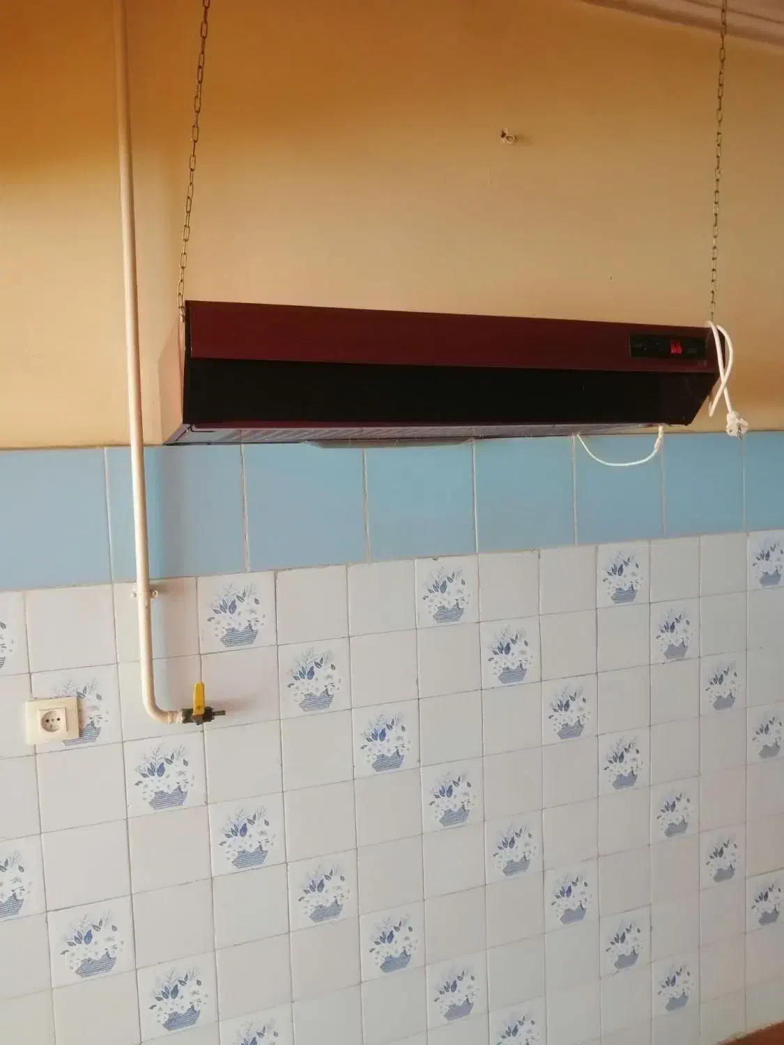 هود|هود|رشت, حمیدیان|دیوار