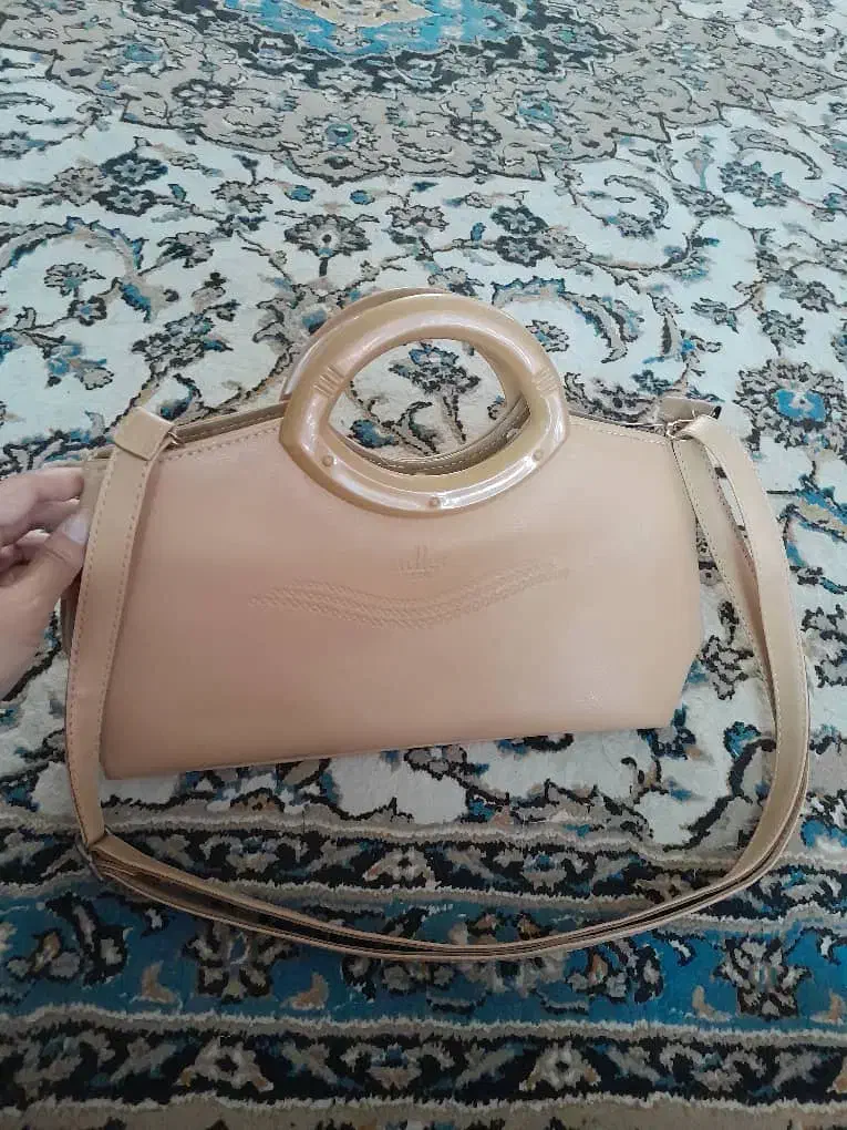 کیف خارجی|کیف، کفش، کمربند|شیراز, حافظیه|دیوار