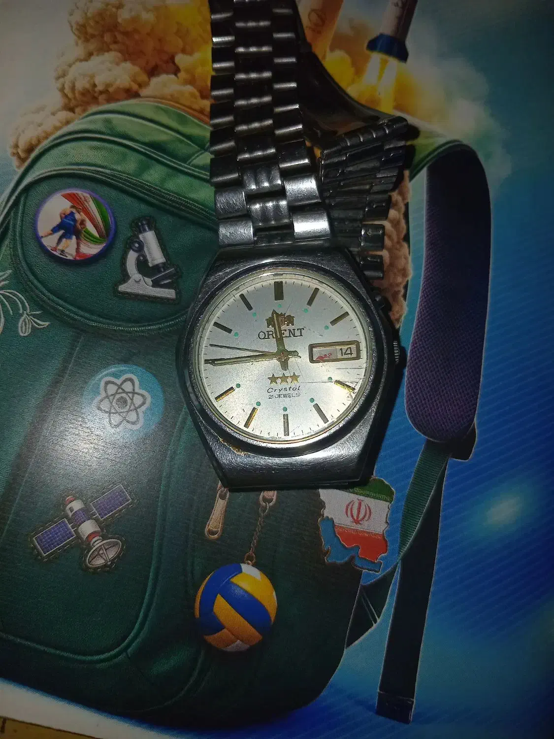 ساعت اورینت گمشده|اشیا|ساوه, |دیوار