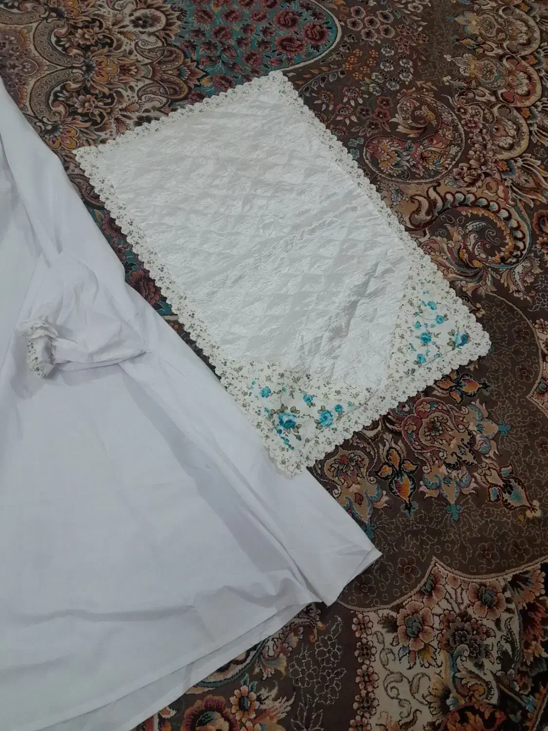 لباس جشن تکلیف|لباس|تربت جام, شهید مدرس|دیوار