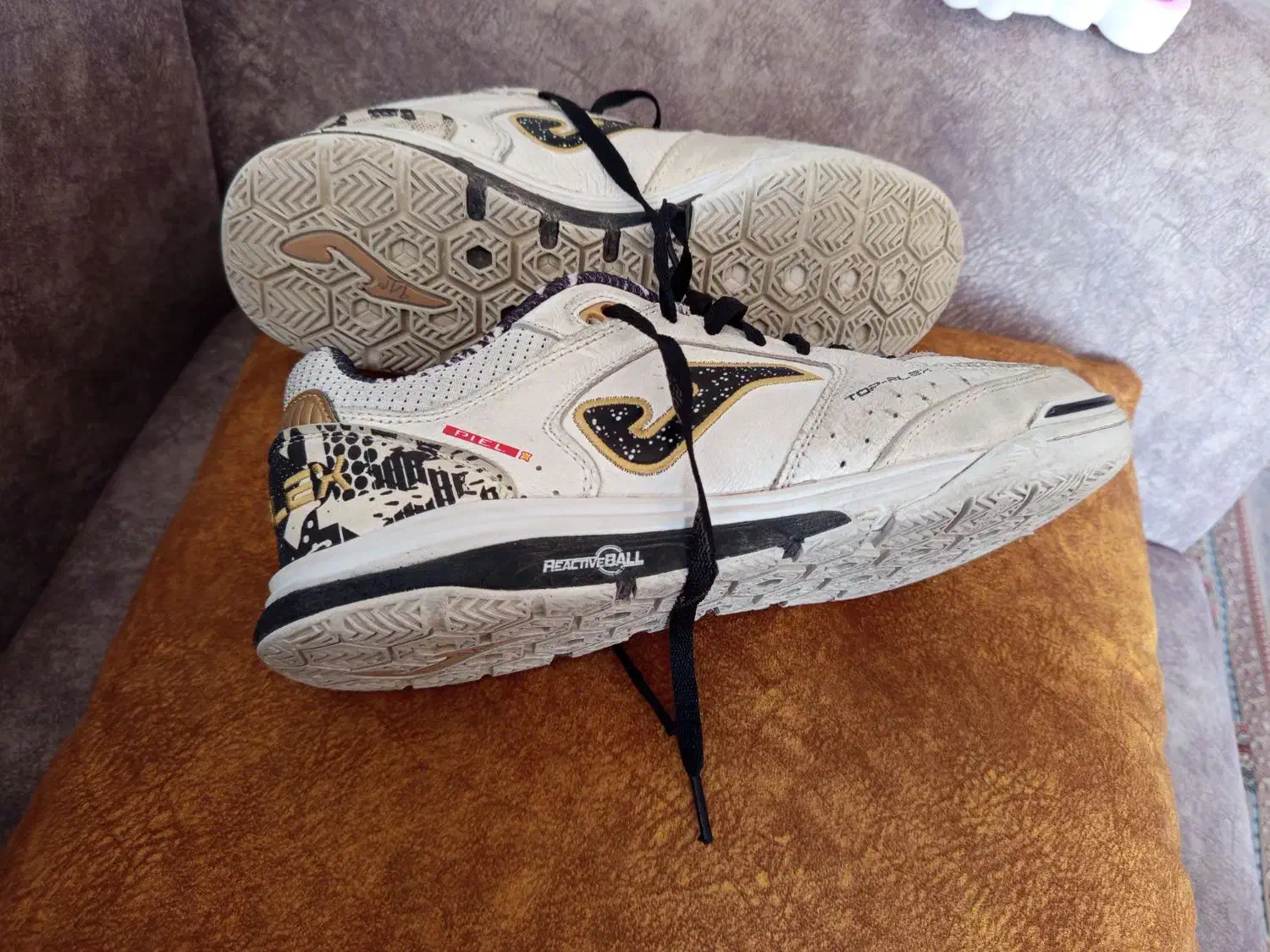 کفش سالن و ورزشی|کیف، کفش، کمربند|زرقان, |دیوار