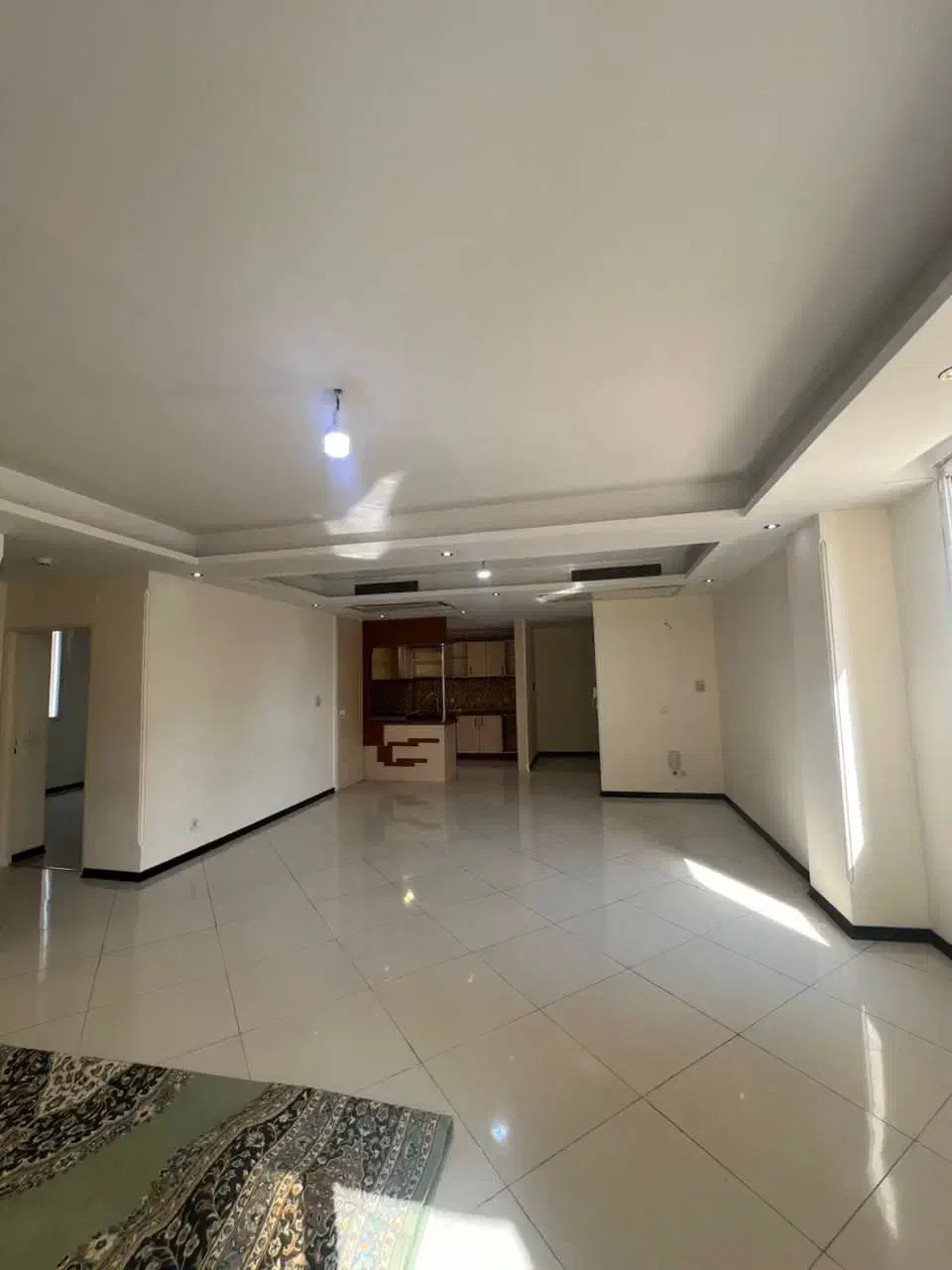 اجاره ۱۳۵متر ۳خوابه در شهرک چیتگر/دریاچه