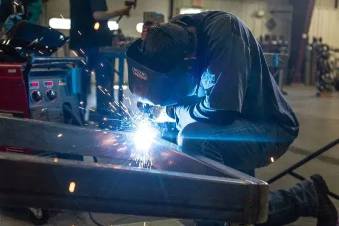 جک و قالب  ساختمان و جوشکاری شاسی کامیون|خدمات پیشه و مهارت|لنجان, |دیوار