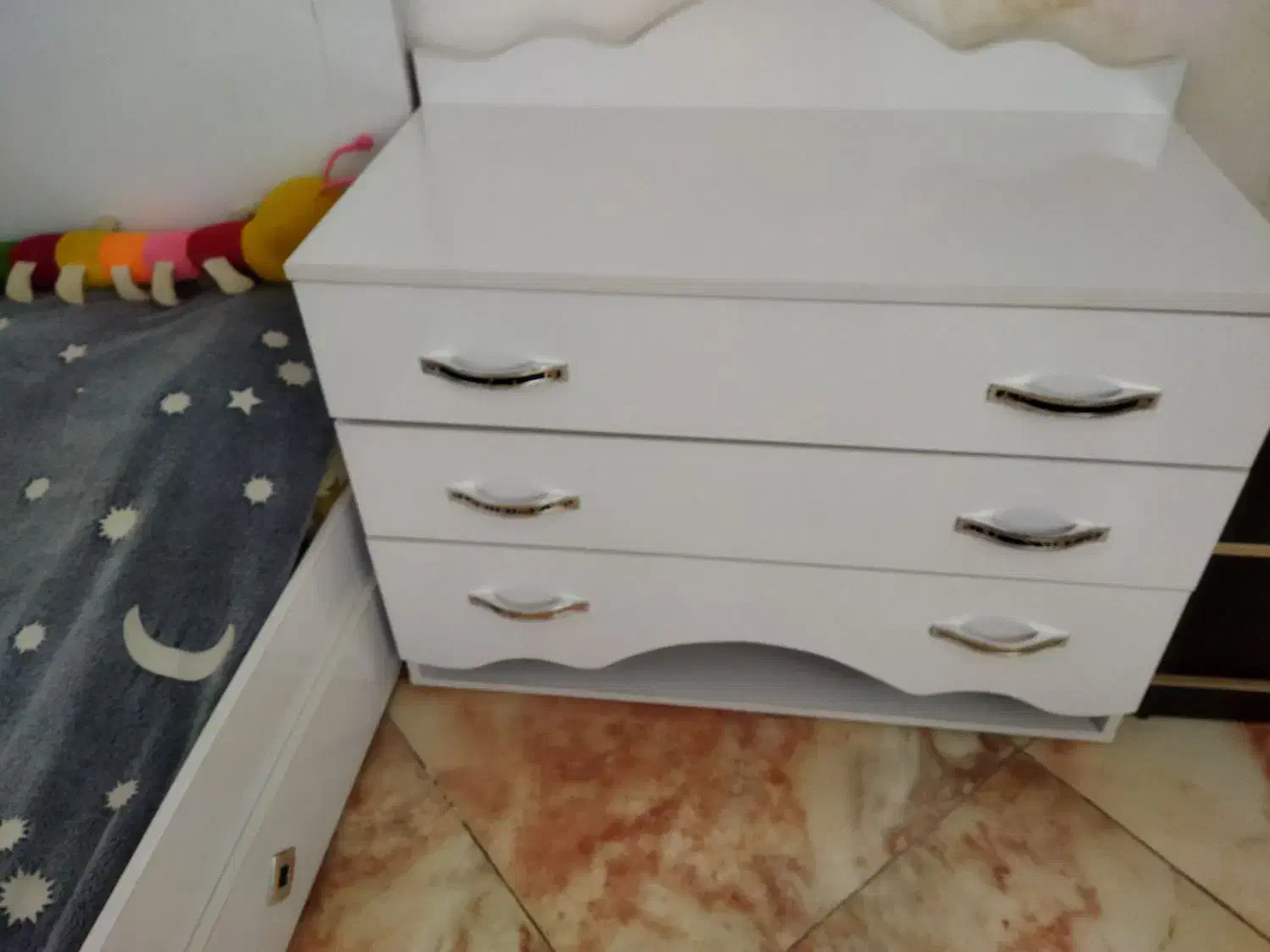 تخت نوزاد نوجوان|تخت و سرویس خواب|شیراز, شریفآباد|دیوار