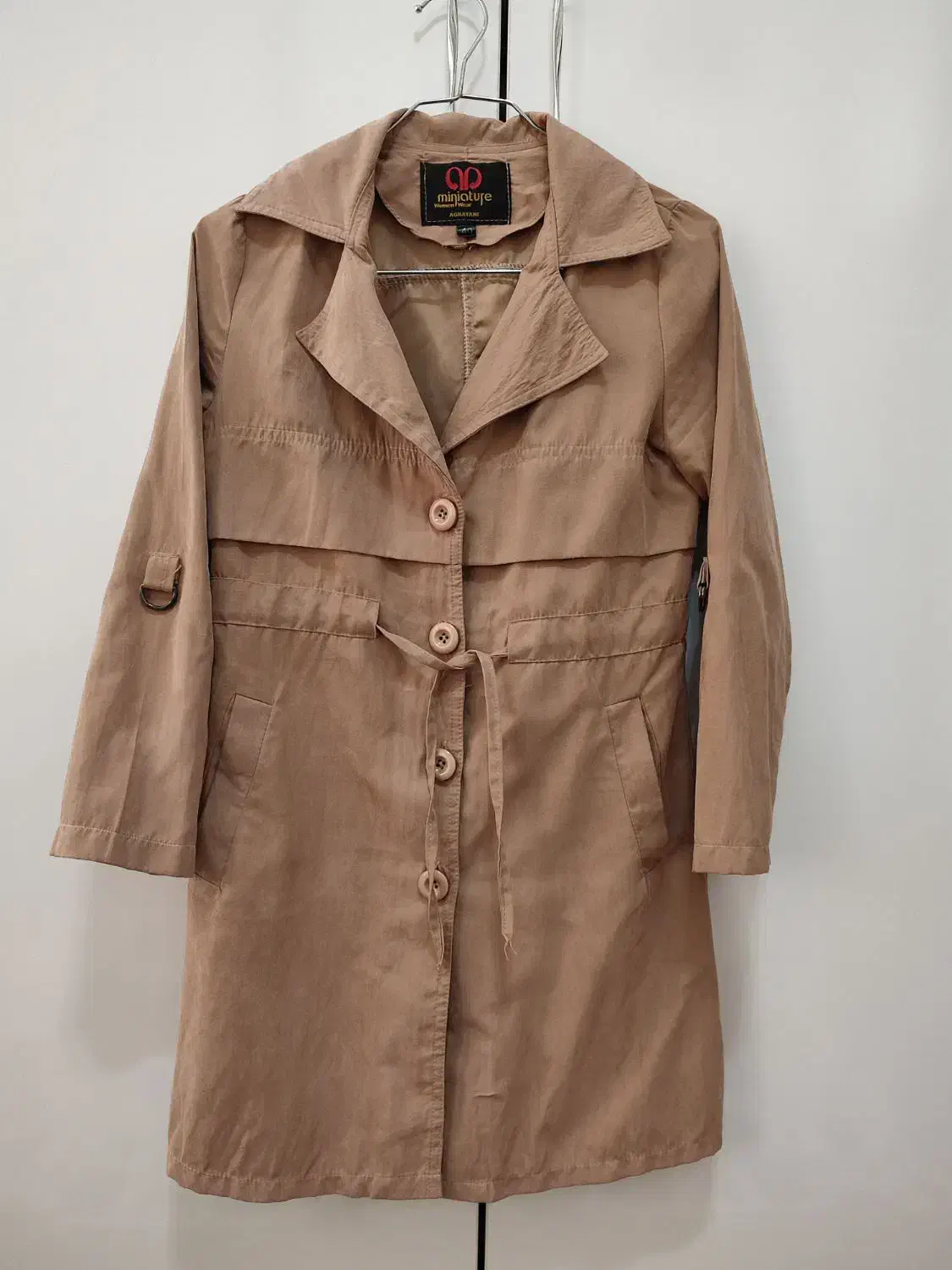 بارانی و پالتو|لباس|ایوان, |دیوار