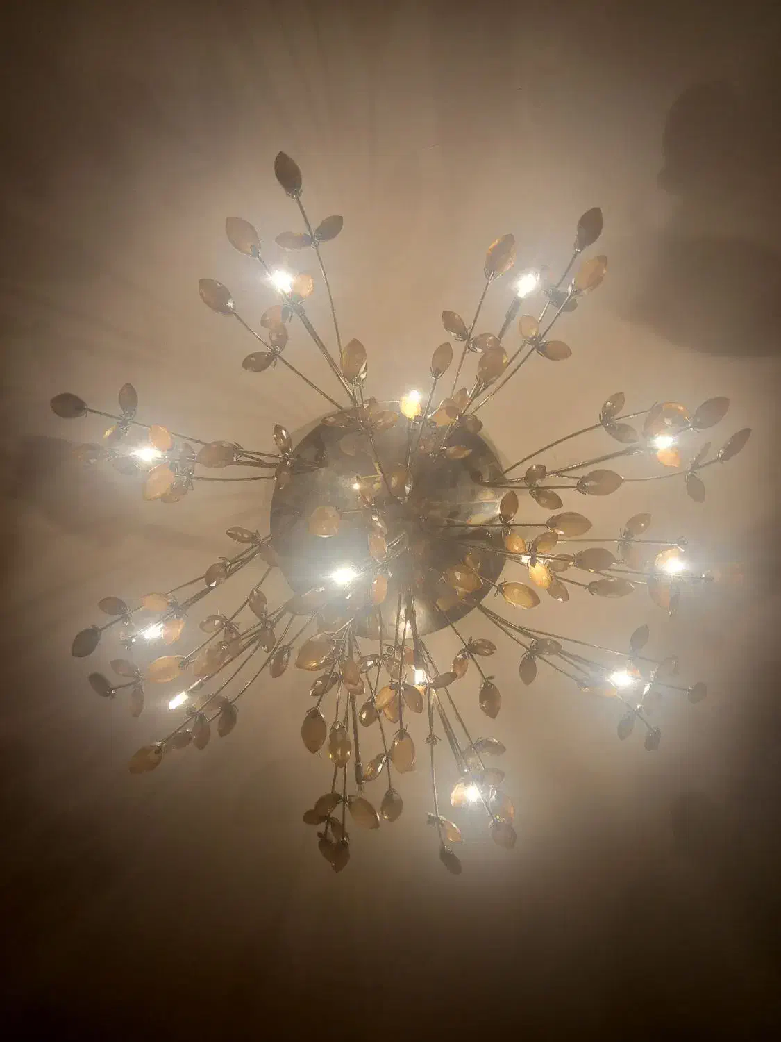 کتابخانه و لوستر و ساعت دیواری|کتابخانه، شلف، قفسه‌های دیواری|گرگان, |دیوار