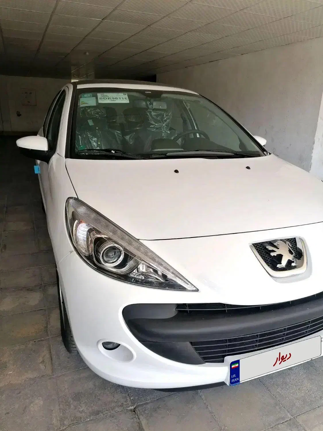 پژو 207i اتوماتیک سقف شیشه ای ارتقا یافته با SBR|خودرو سواری و وانت|شیراز, معالی‌آباد|دیوار