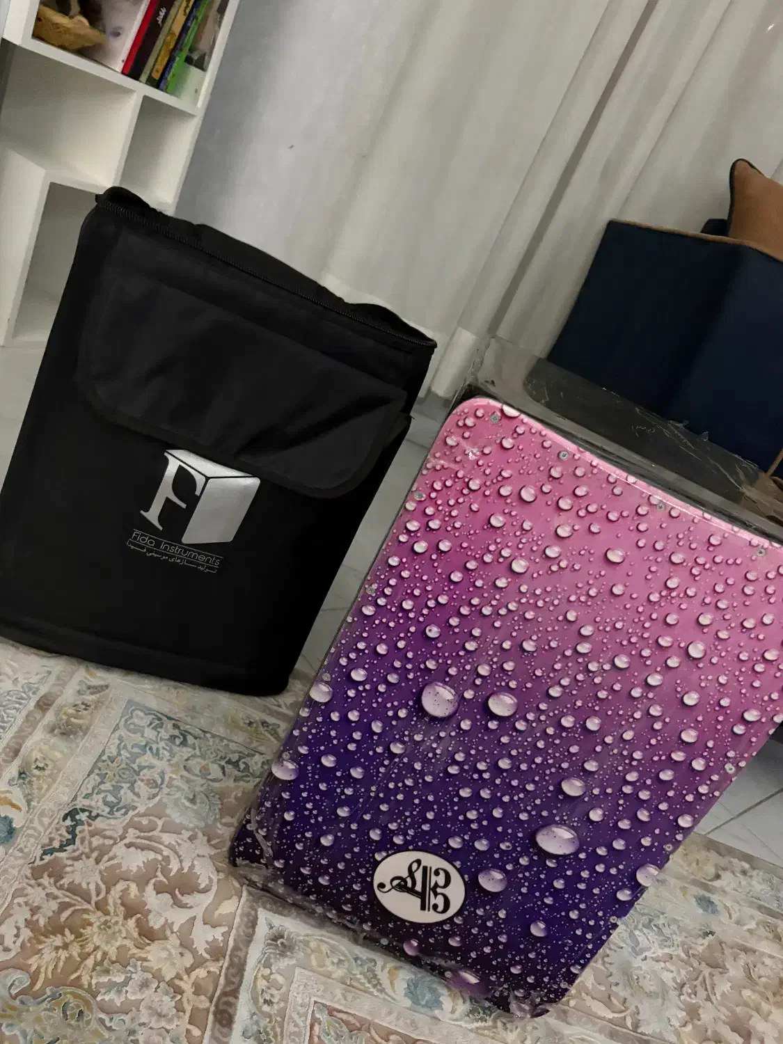 کاخن|درام و پرکاشن|مشهد, اقبال|دیوار